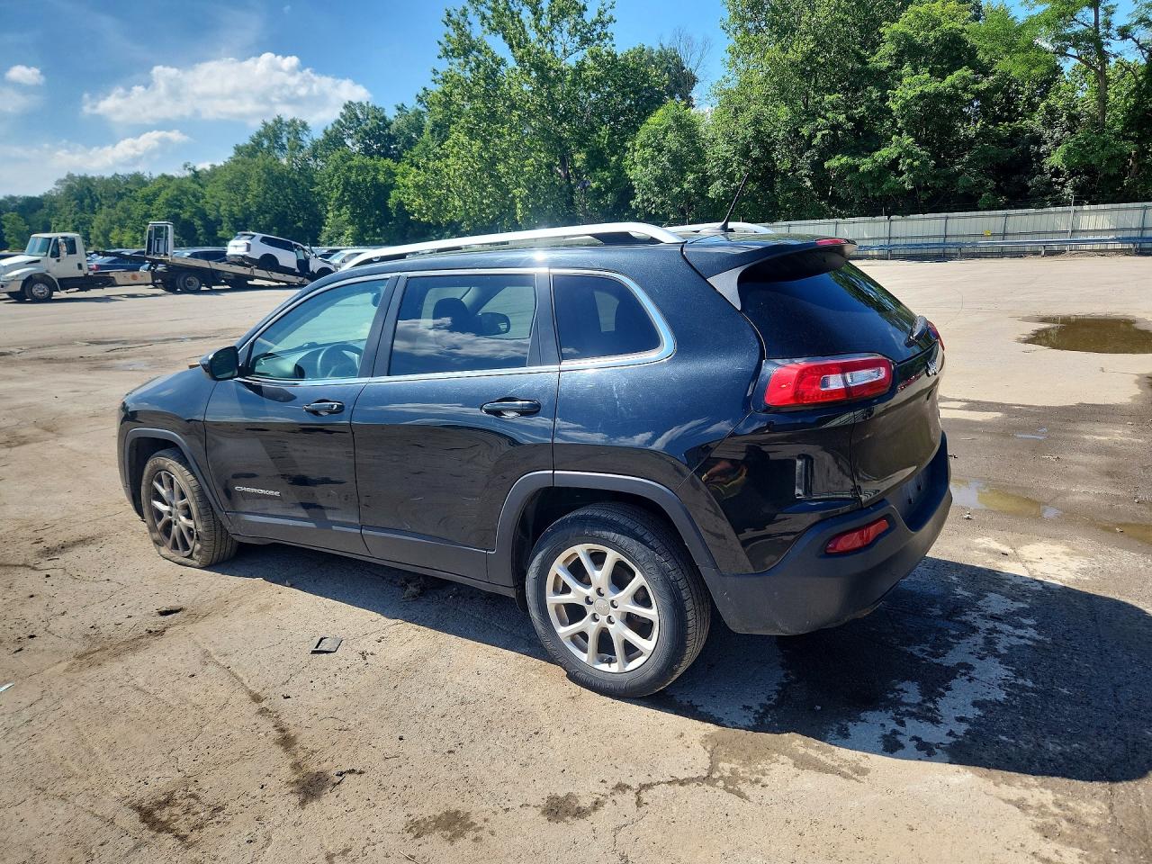 2015 Jeep Cherokee Latitude Black vin: 1C4PJLCB1FW712338