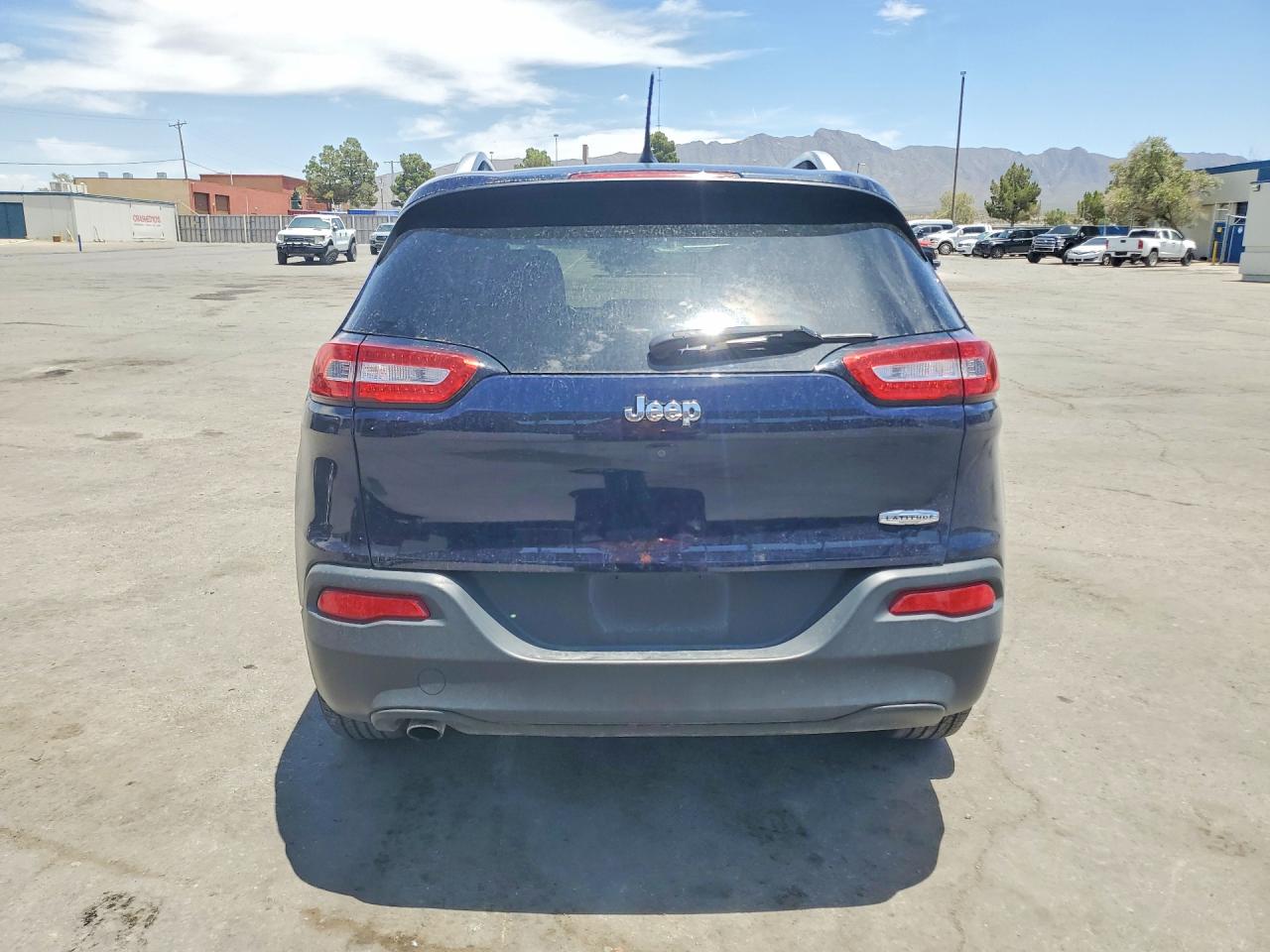 2015 Jeep Cherokee Latitude Blue vin: 1C4PJLCB1FW721301