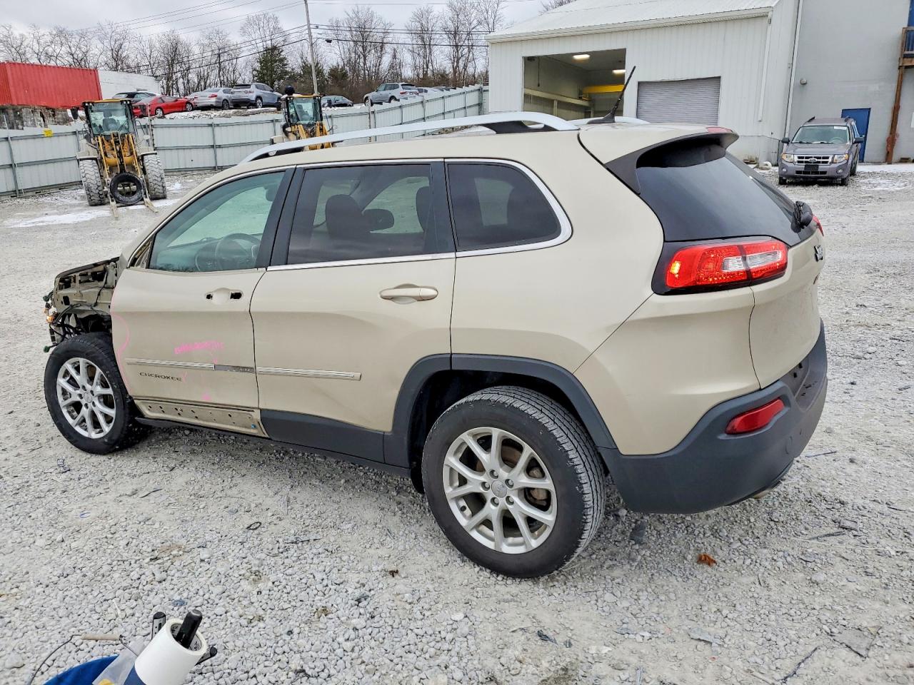2015 Jeep Cherokee Latitude Beige vin: 1C4PJLCB1FW721606