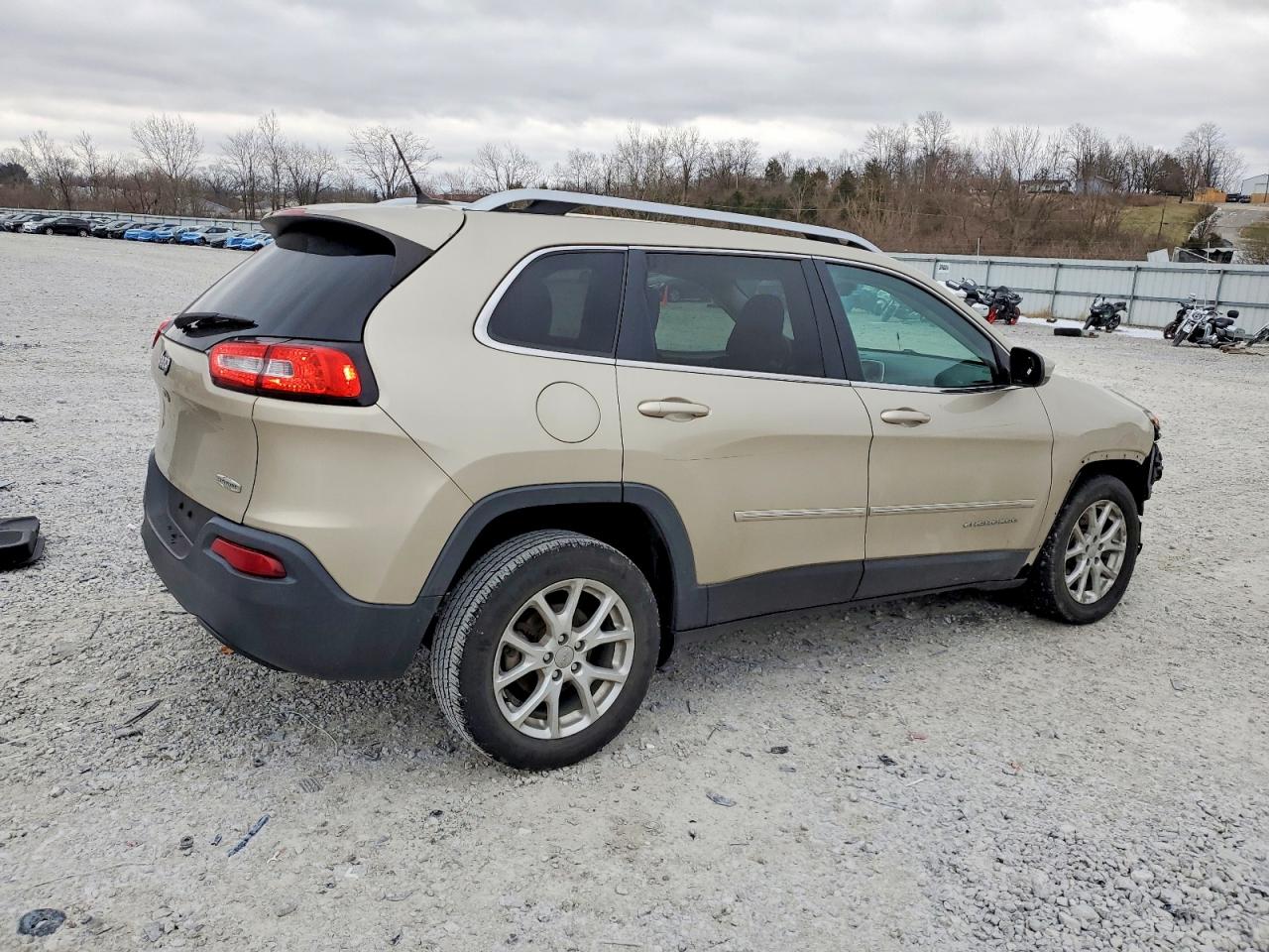 2015 Jeep Cherokee Latitude Beige vin: 1C4PJLCB1FW721606