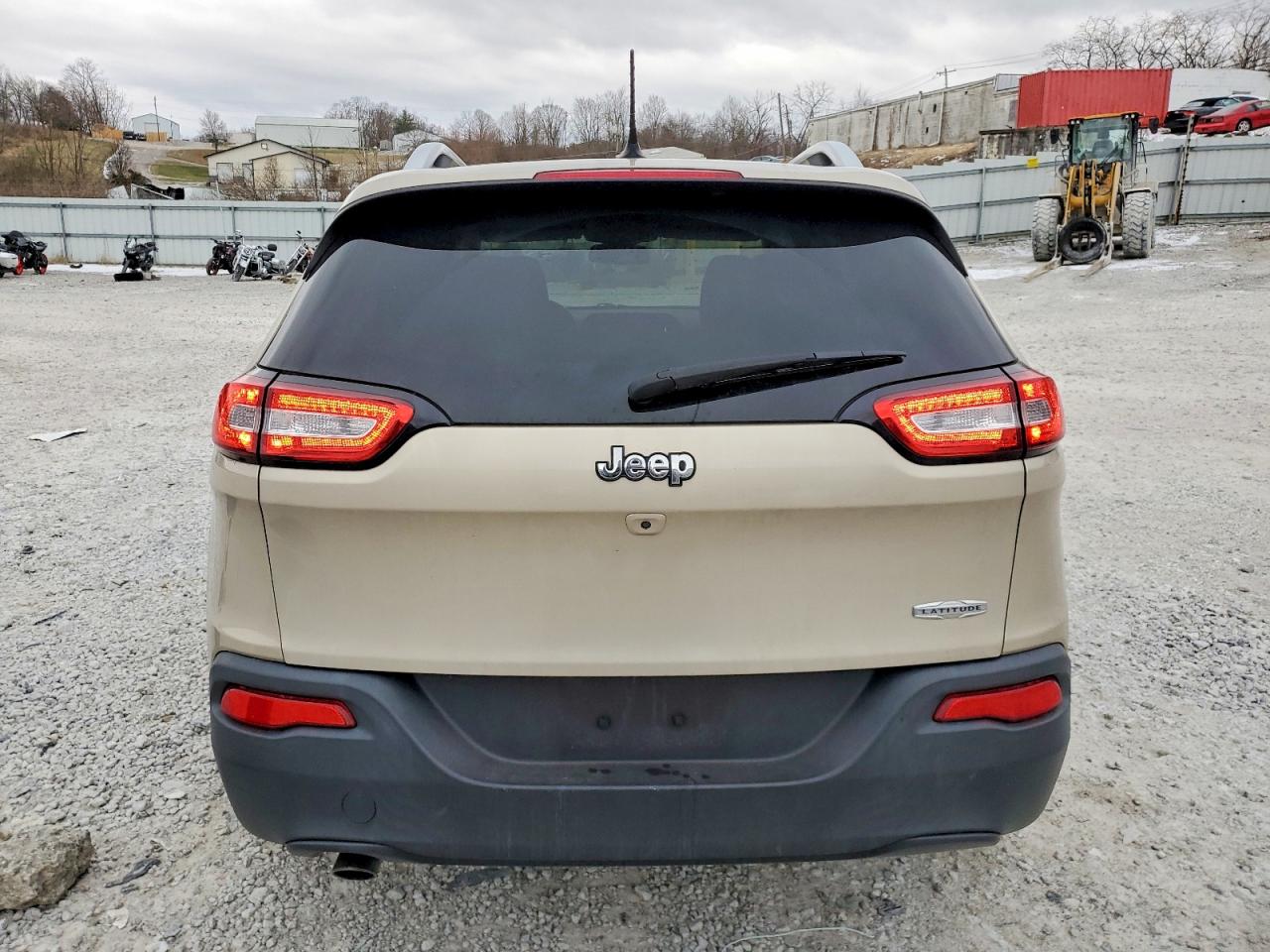 2015 Jeep Cherokee Latitude Beige vin: 1C4PJLCB1FW721606