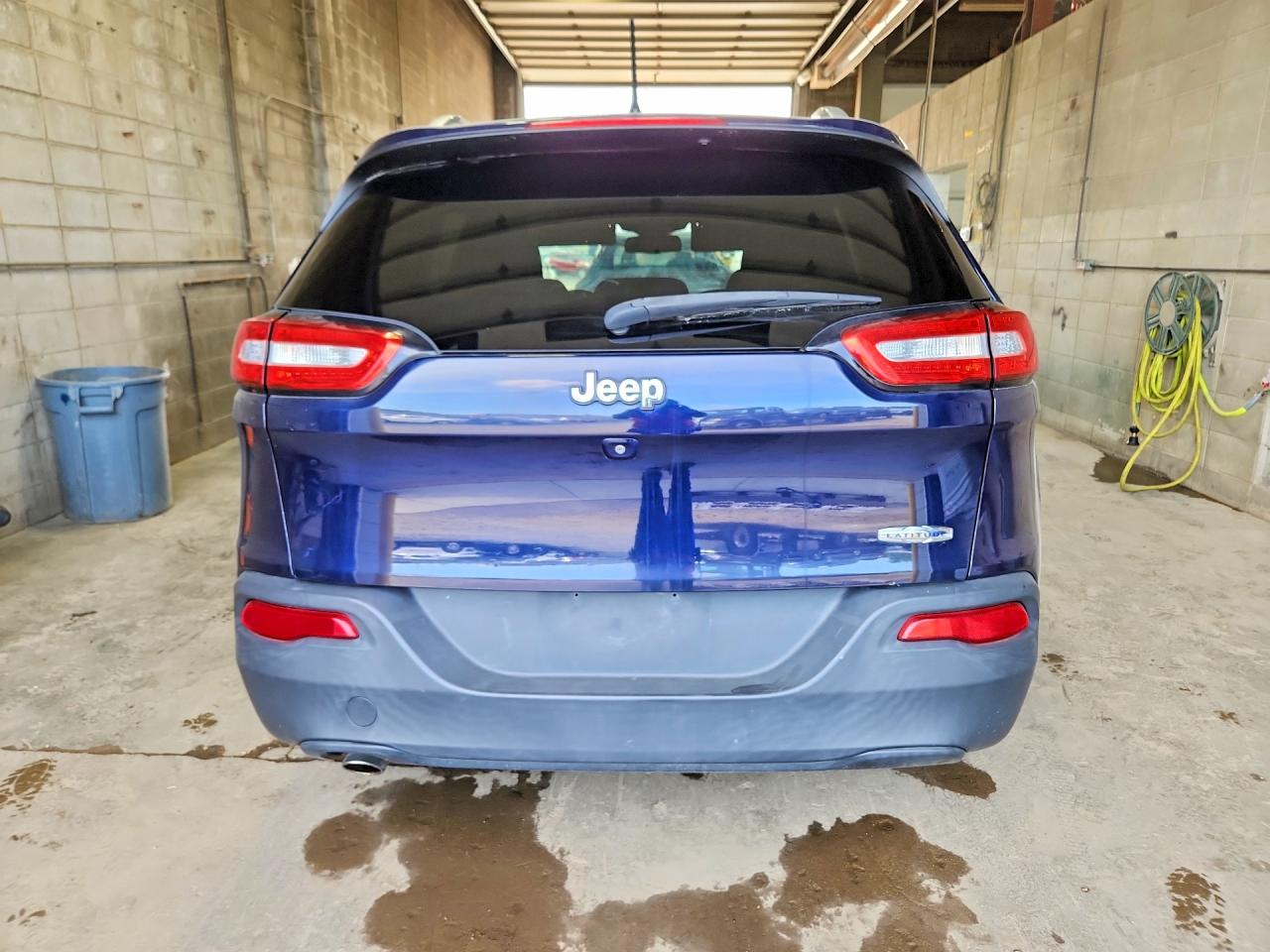 2015 Jeep Cherokee Latitude Blue vin: 1C4PJLCB1FW759806