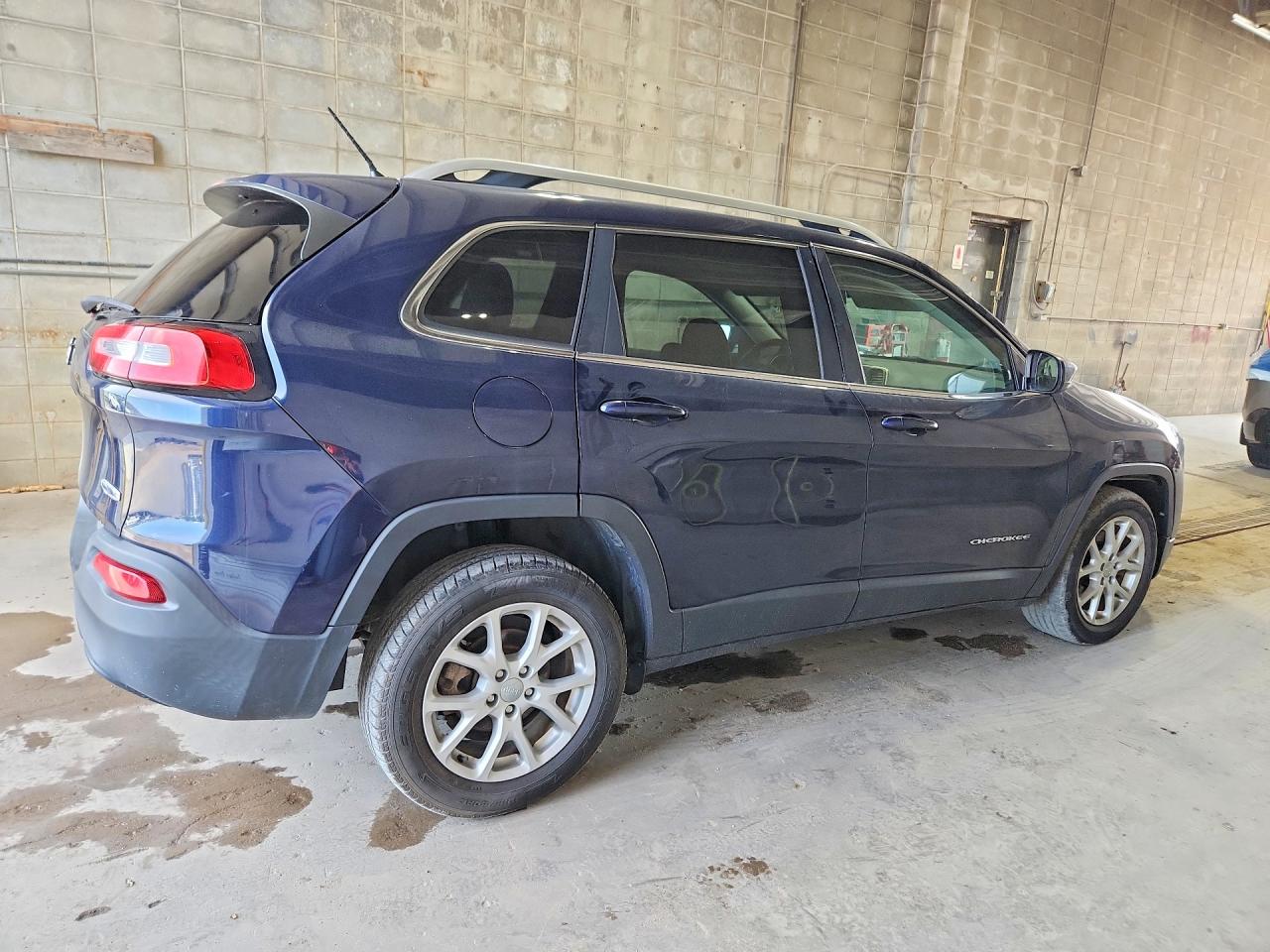 2015 Jeep Cherokee Latitude Blue vin: 1C4PJLCB1FW759806