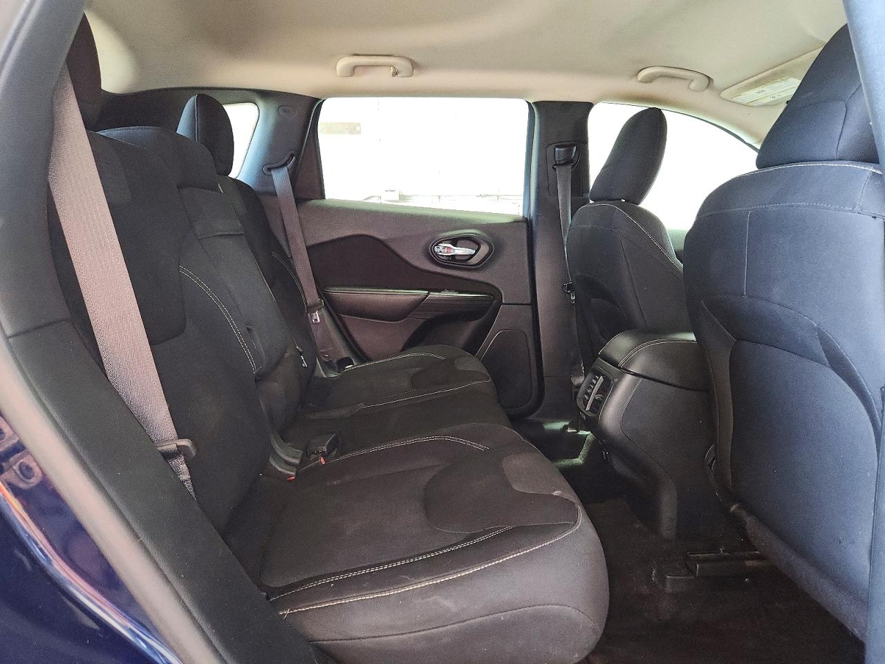 2015 Jeep Cherokee Latitude Blue vin: 1C4PJLCB1FW759806