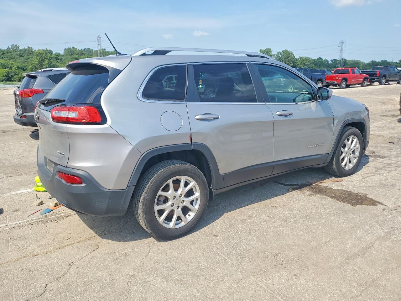 2015 Jeep Cherokee Latitude Gray vin: 1C4PJLCB1FW766657