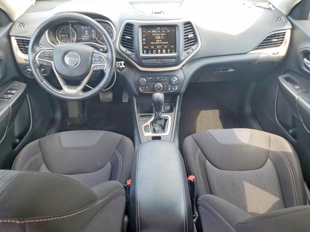 2015 Jeep Cherokee Latitude Gray vin: 1C4PJLCB1FW766657