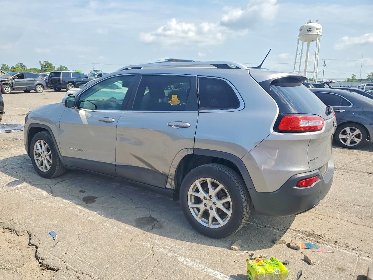 2015 Jeep Cherokee Latitude Gray vin: 1C4PJLCB1FW766657