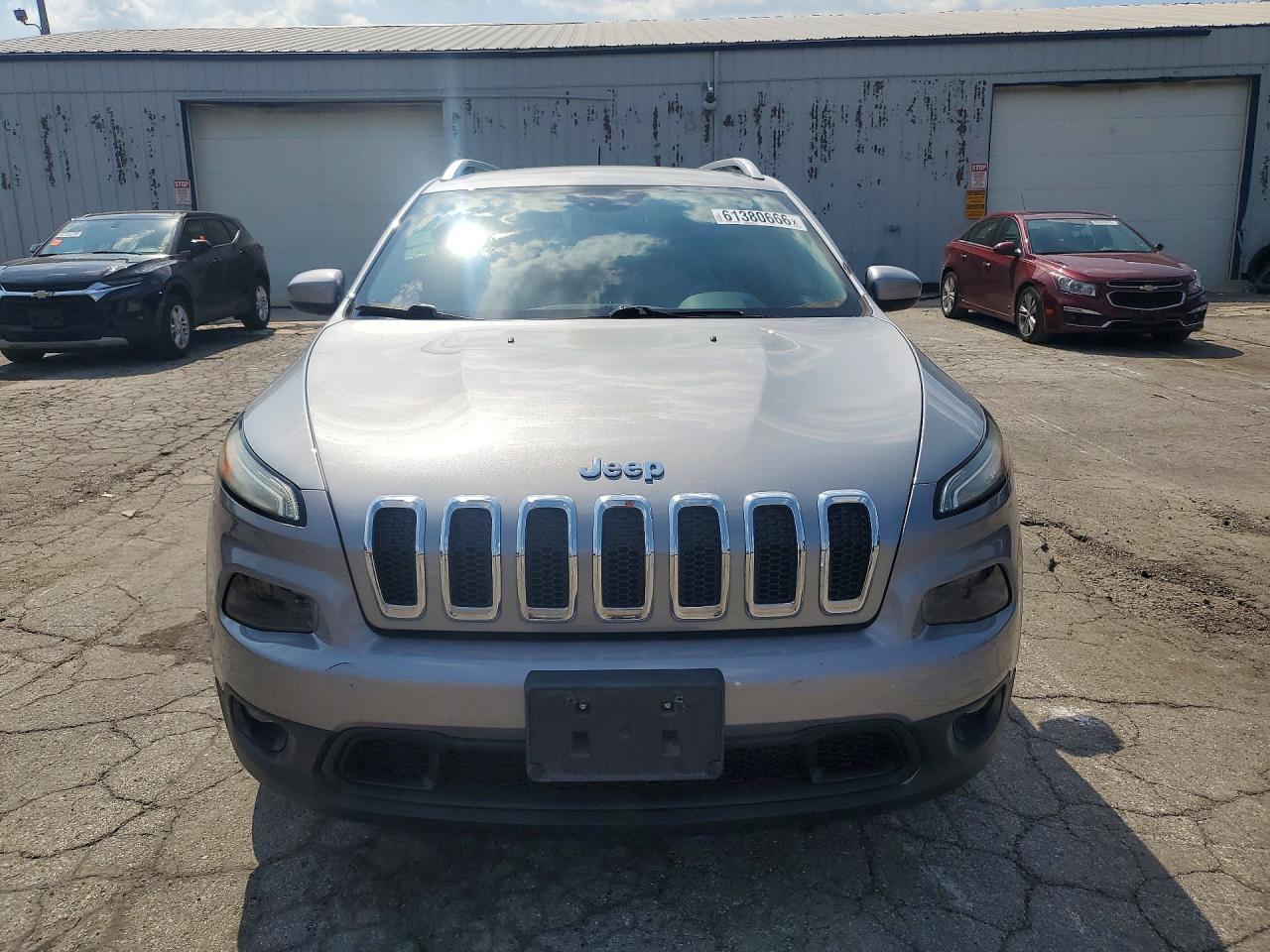 2015 Jeep Cherokee Latitude Gray vin: 1C4PJLCB1FW766657