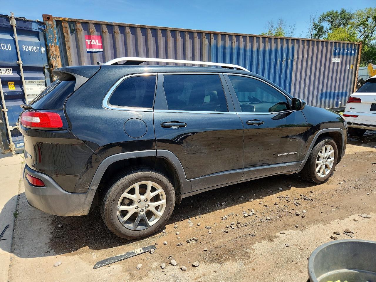 2015 Jeep Cherokee Latitude Black vin: 1C4PJLCB1FW770689
