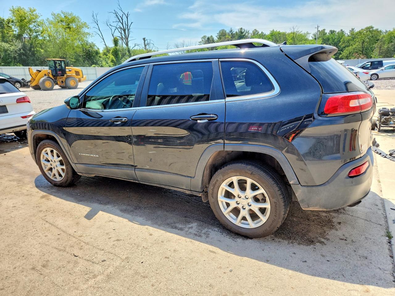 2015 Jeep Cherokee Latitude Black vin: 1C4PJLCB1FW770689