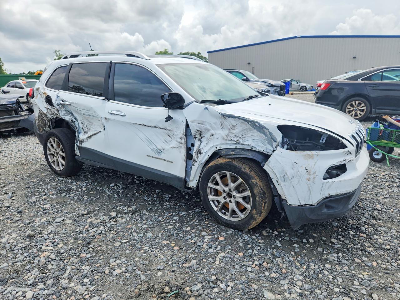 2017 Jeep Cherokee Белый vin: 1C4PJLCB1HD223355