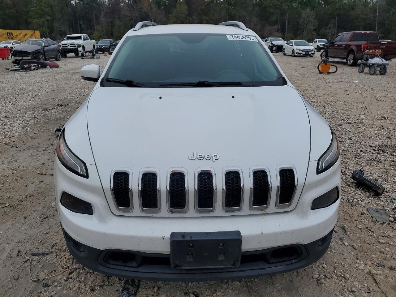 2017 Jeep Cherokee Latitude White vin: 1C4PJLCB1HW540752