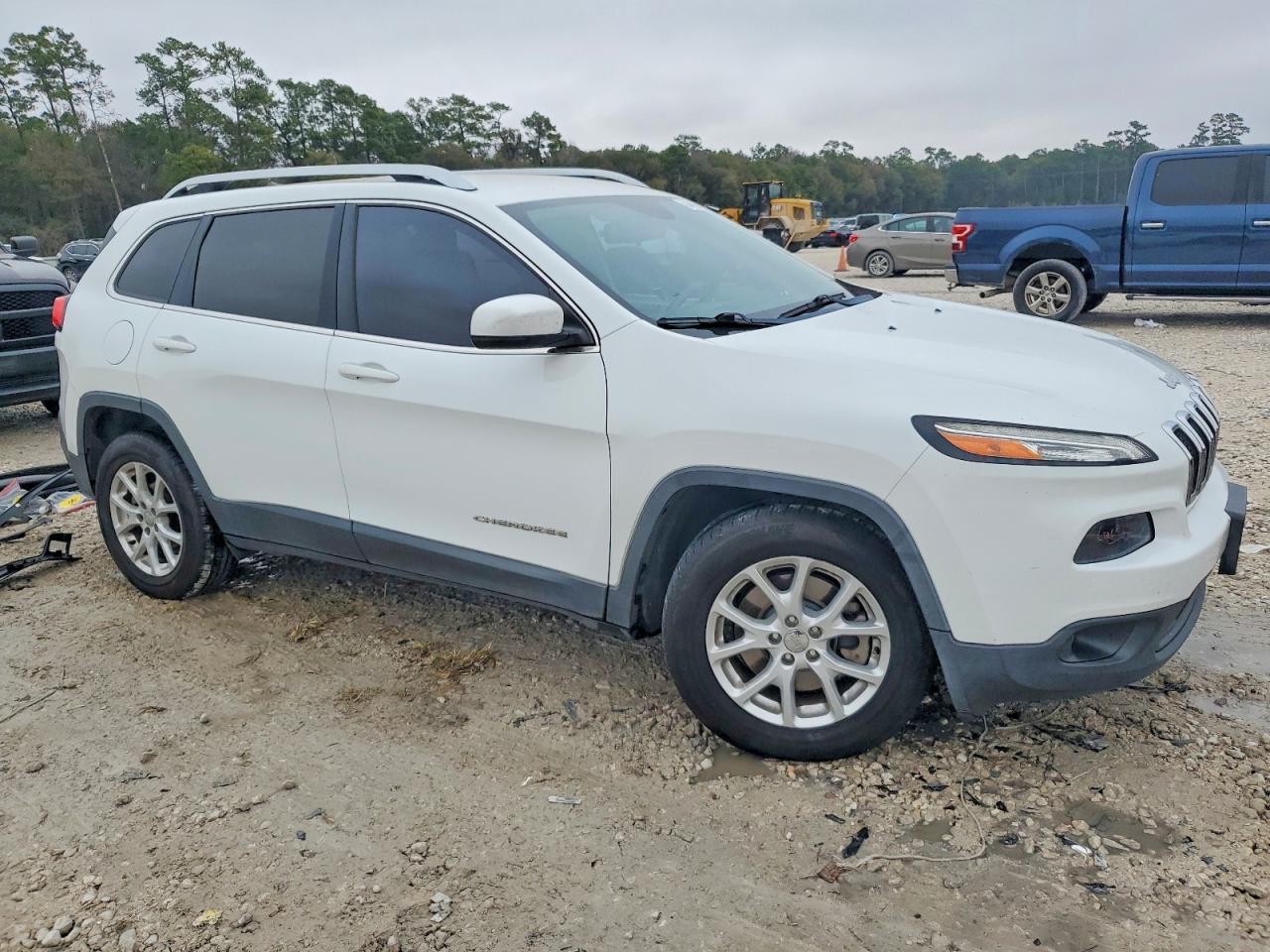 2017 Jeep Cherokee Latitude White vin: 1C4PJLCB1HW540752