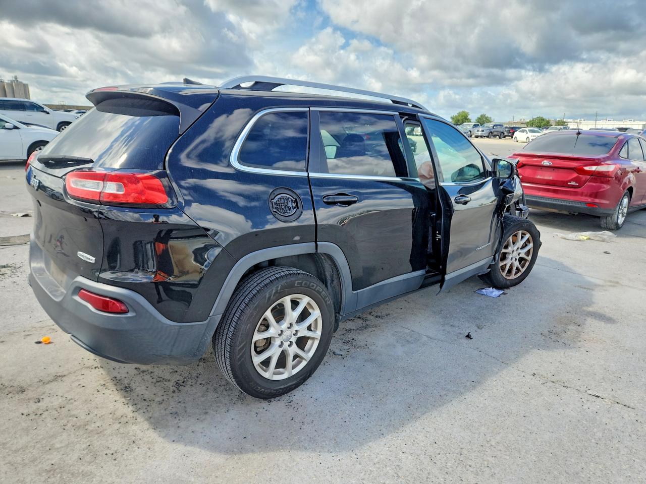 2017 Jeep Cherokee Latitude Черный vin: 1C4PJLCB1HW560466