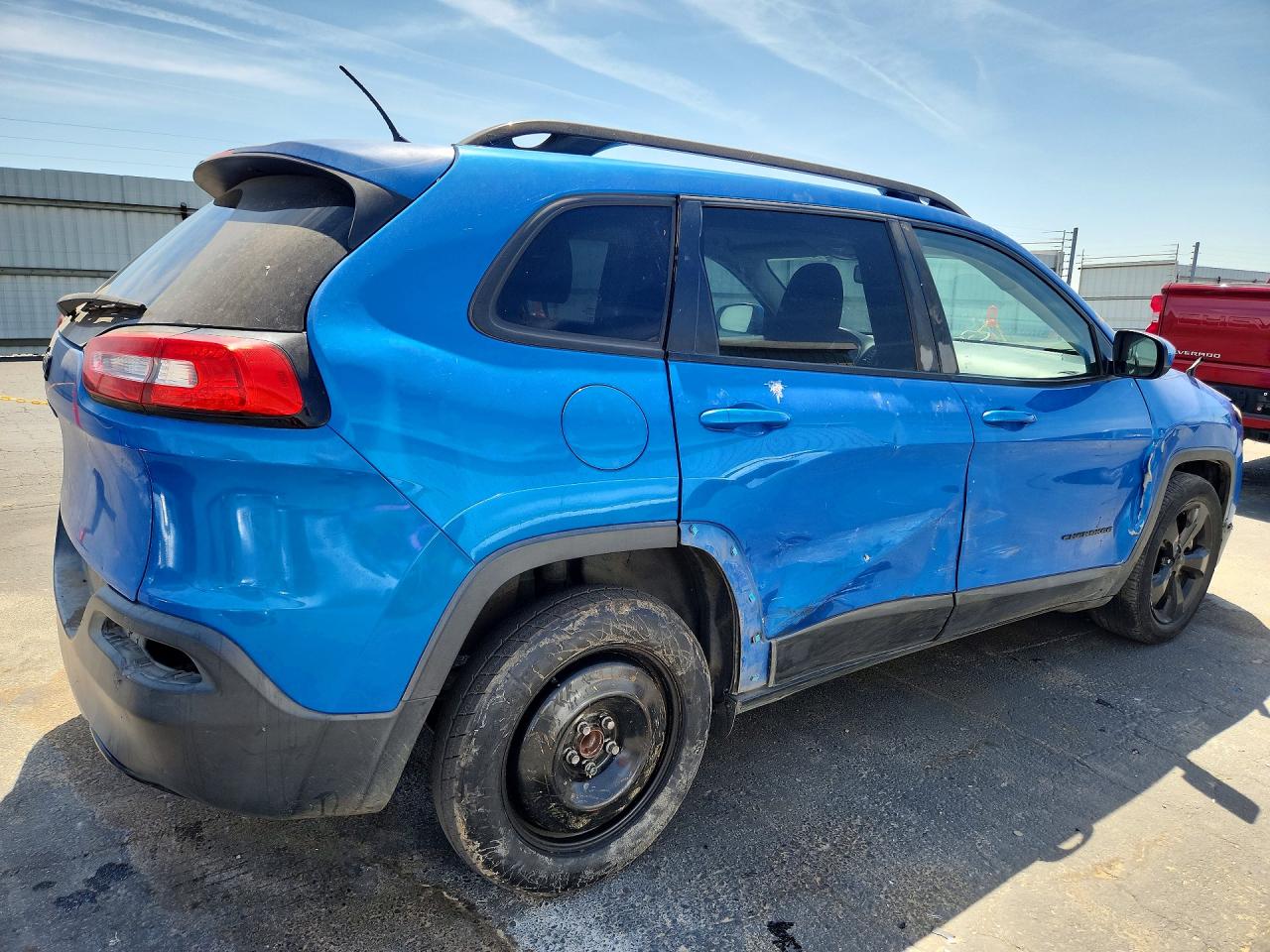 2018 Jeep Cherokee Latitude Blue vin: 1C4PJLCB1JD563742
