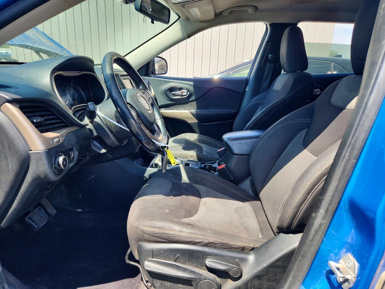 2018 Jeep Cherokee Latitude Blue vin: 1C4PJLCB1JD563742