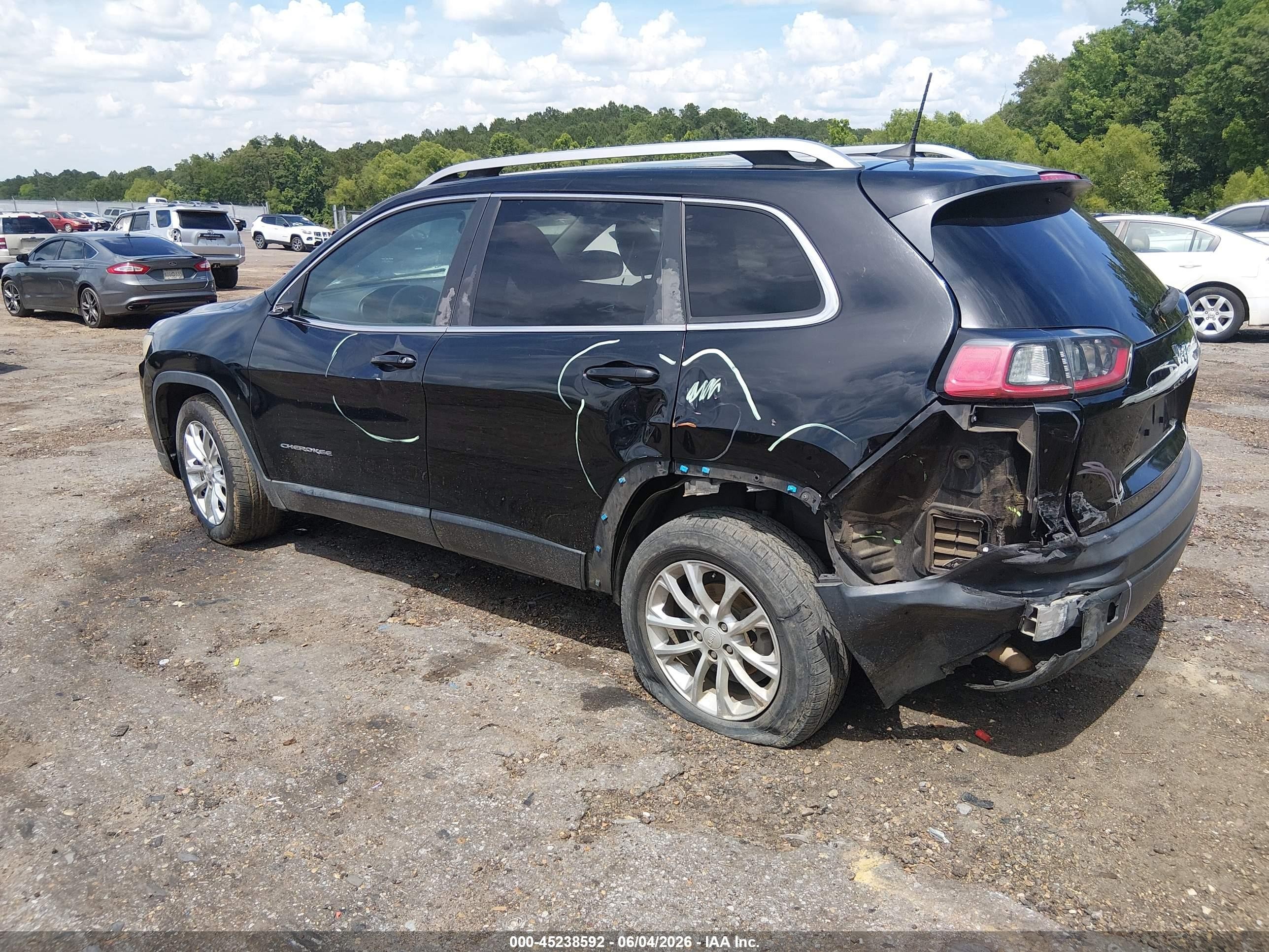2019 Jeep Cherokee Latitude Fwd Black vin: 1C4PJLCB1KD149720