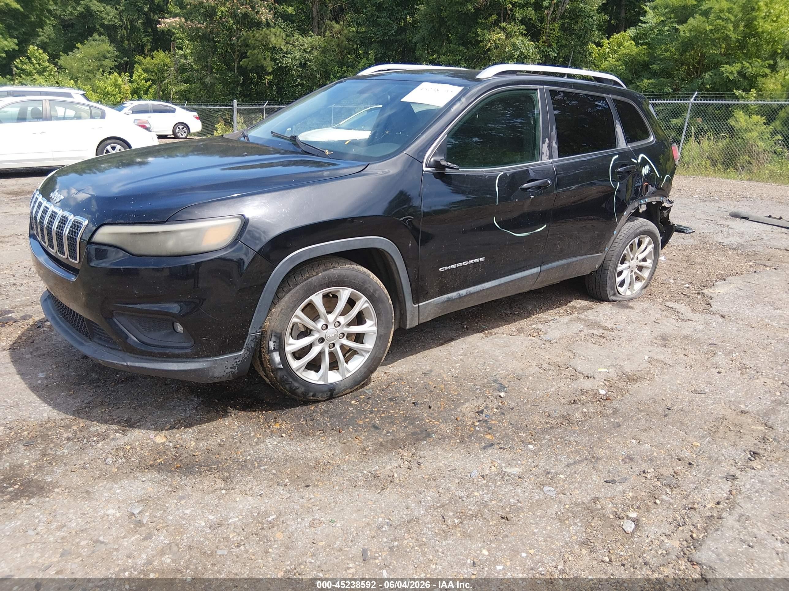 2019 Jeep Cherokee Latitude Fwd Black vin: 1C4PJLCB1KD149720