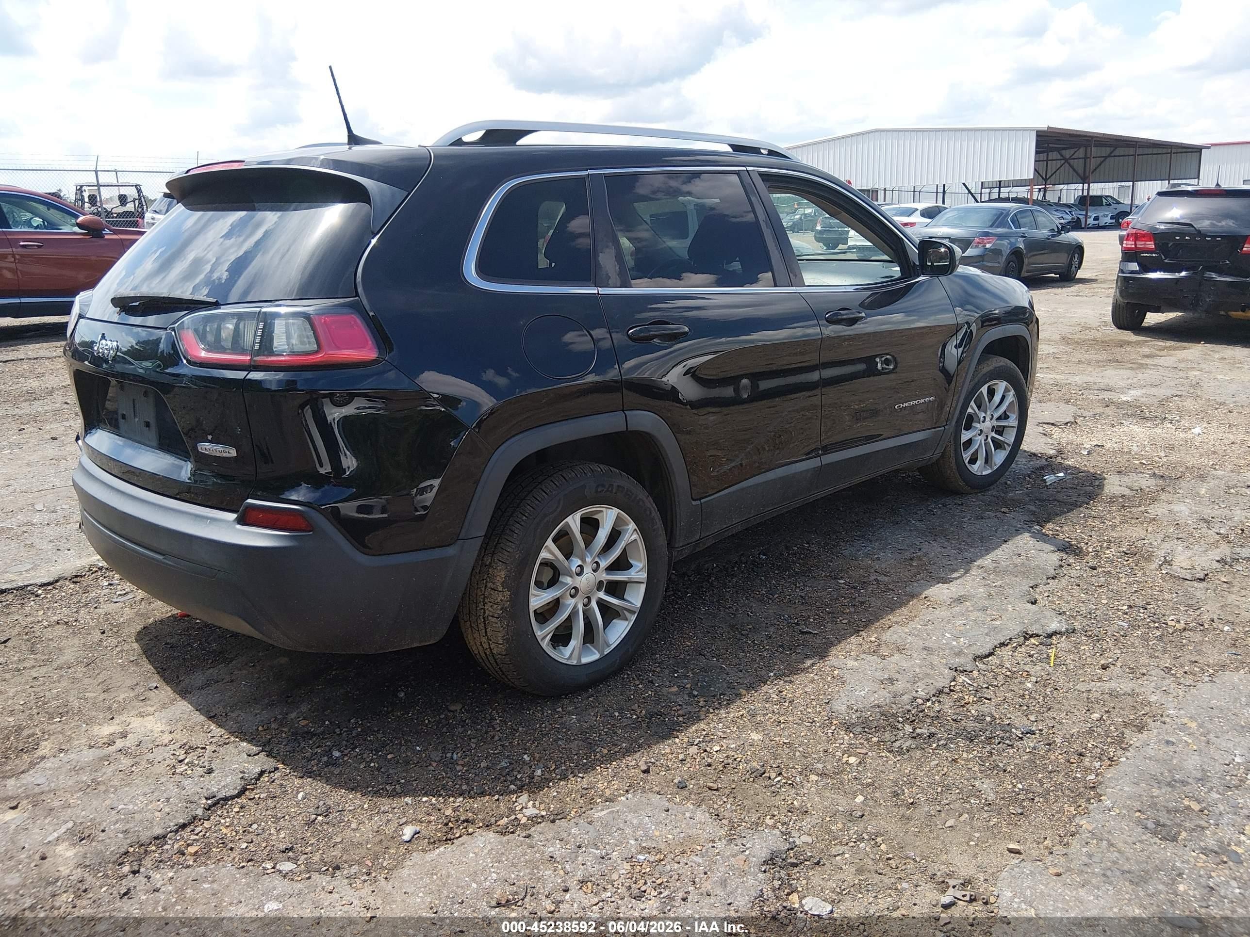2019 Jeep Cherokee Latitude Fwd Black vin: 1C4PJLCB1KD149720
