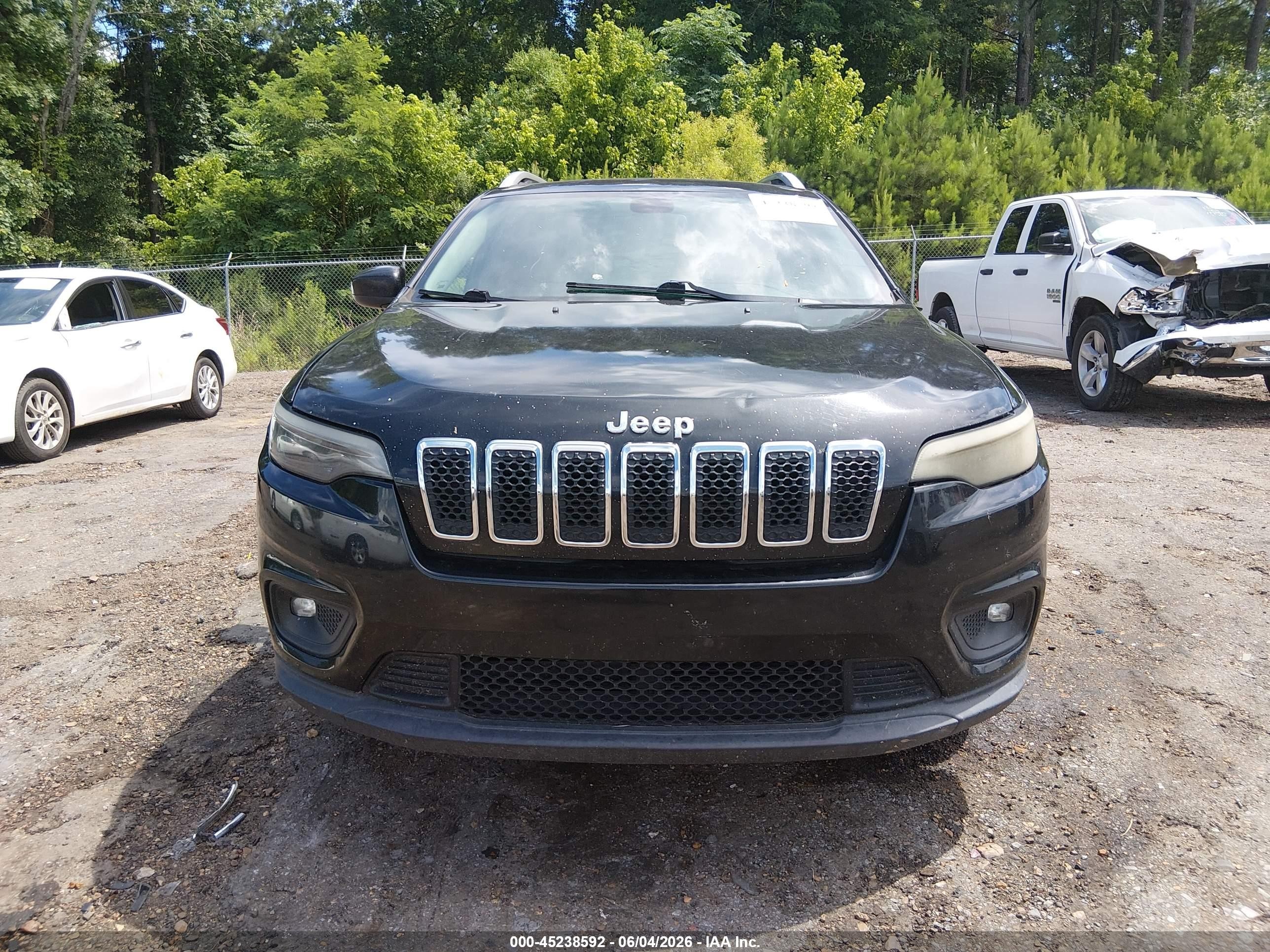 2019 Jeep Cherokee Latitude Fwd Black vin: 1C4PJLCB1KD149720
