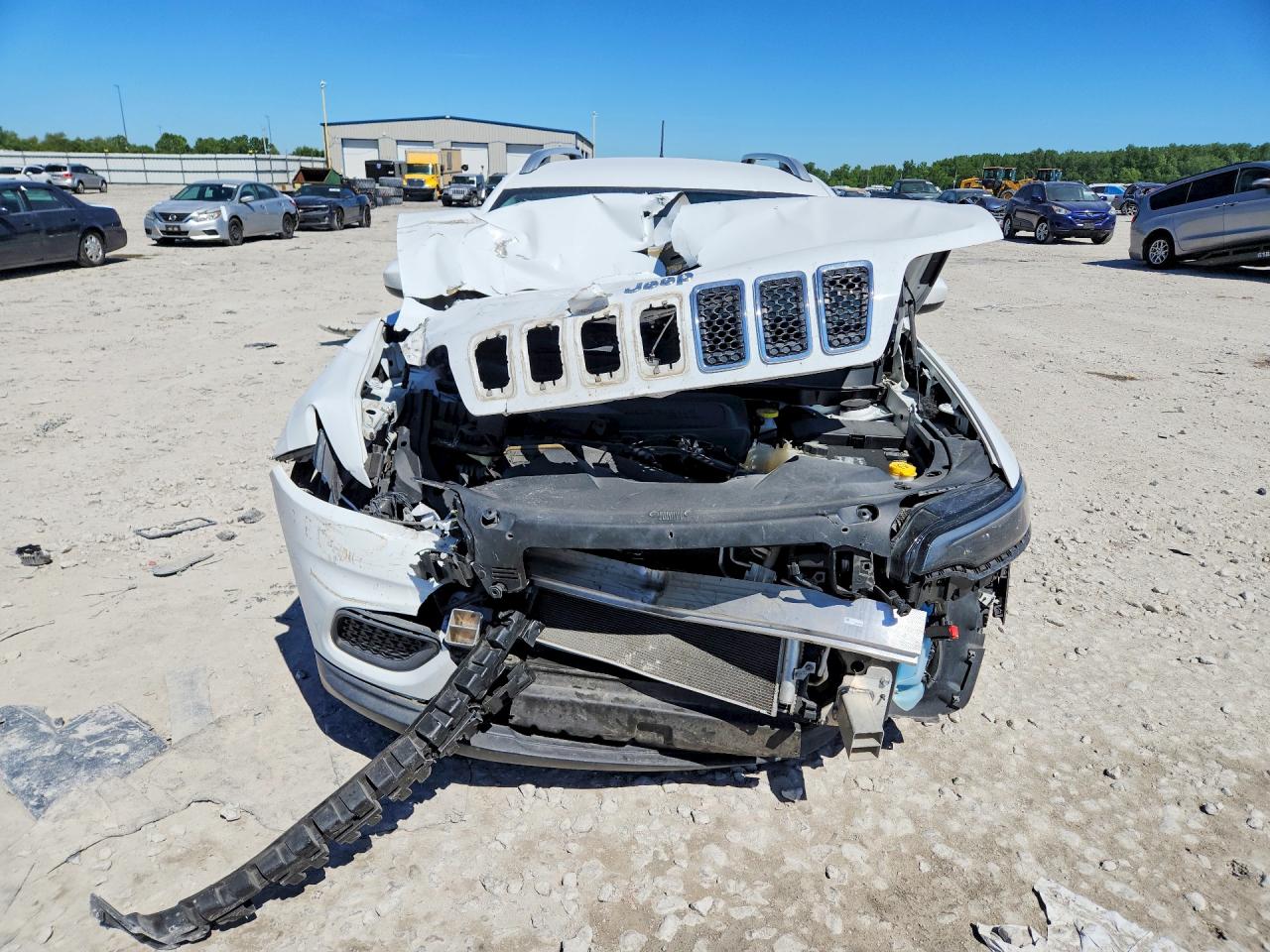 2020 Jeep Cherokee Latitude White vin: 1C4PJLCB1LD521896