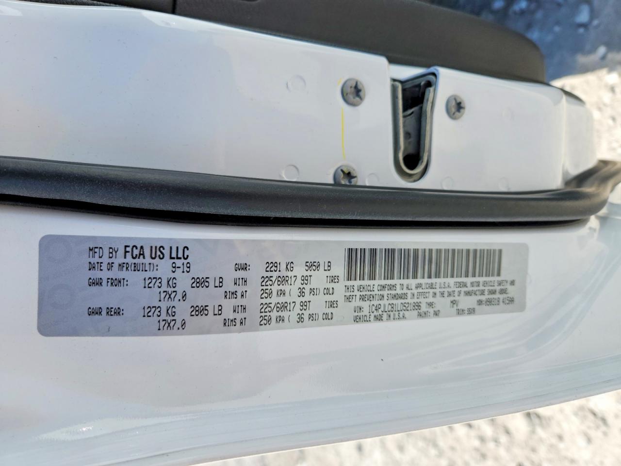 2020 Jeep Cherokee Latitude White vin: 1C4PJLCB1LD521896