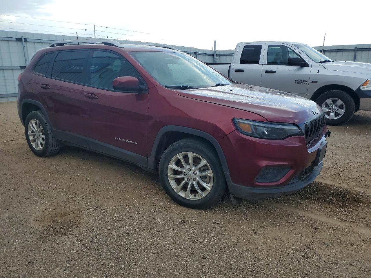 2020 Jeep Cherokee Latitude Burgundy vin: 1C4PJLCB1LD648566