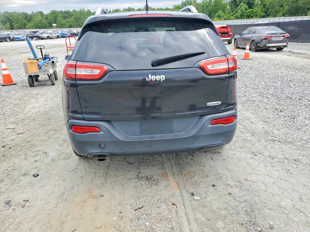2014 Jeep Cherokee Latitude Black vin: 1C4PJLCB2EW126827