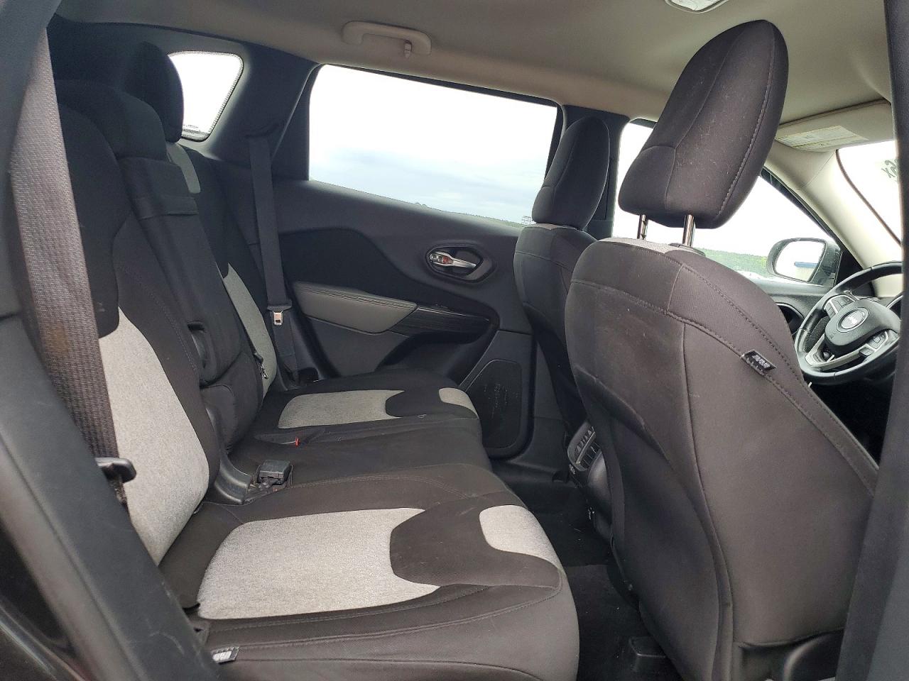 2014 Jeep Cherokee Latitude Black vin: 1C4PJLCB2EW126827