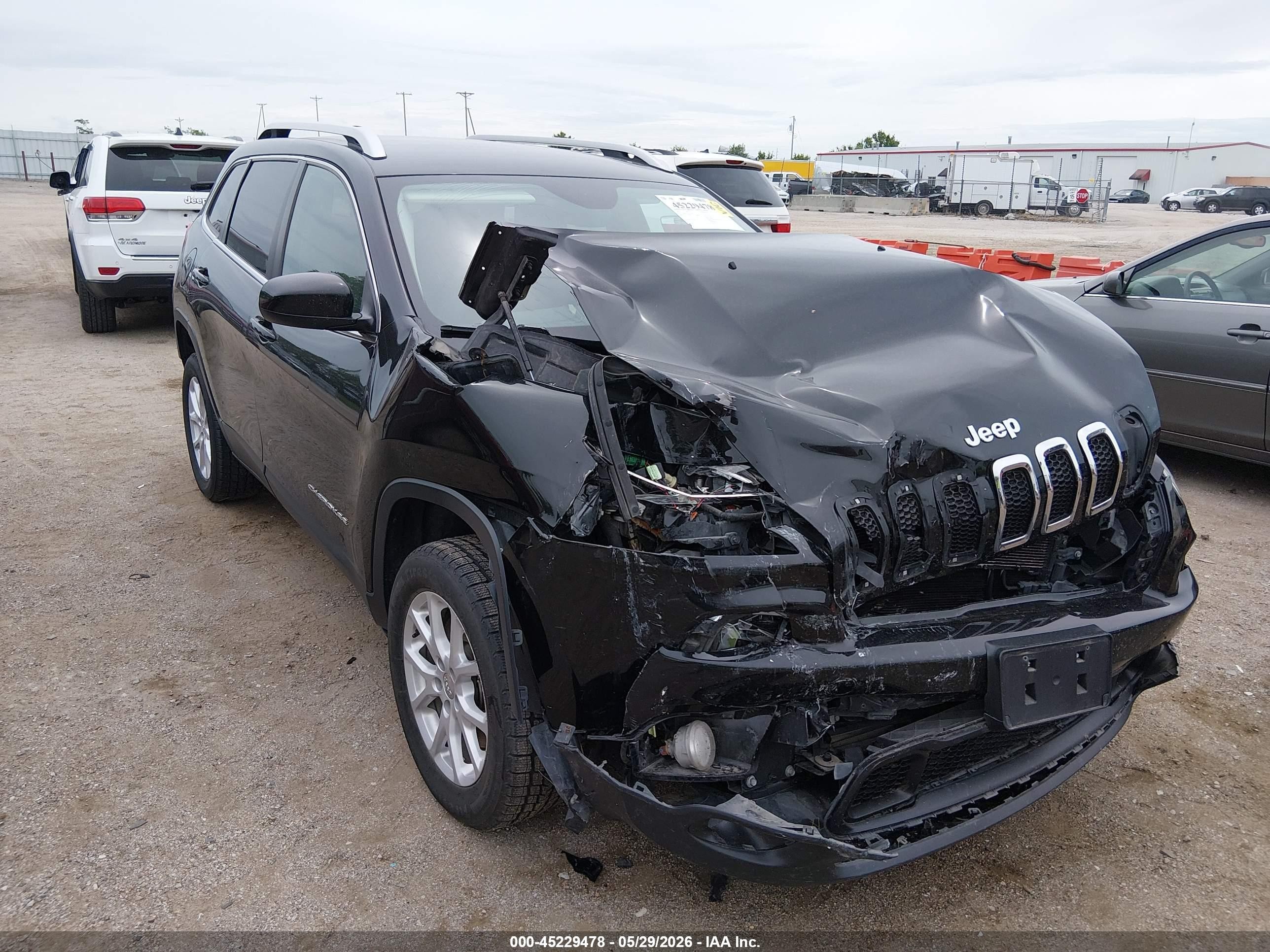 2014 Jeep Cherokee Latitude Black vin: 1C4PJLCB2EW154028