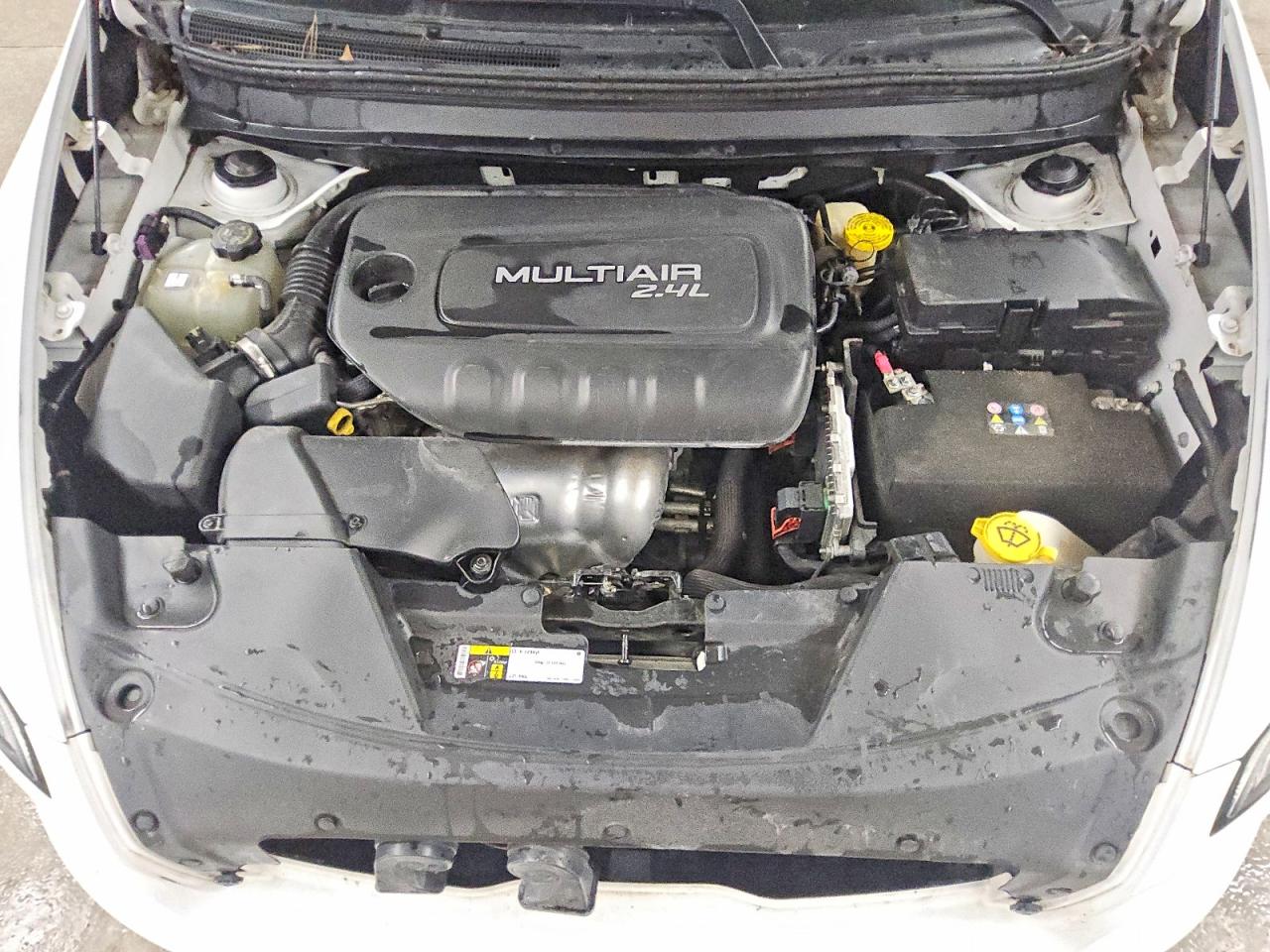 2014 Jeep Cherokee Latitude Белый vin: 1C4PJLCB2EW181455