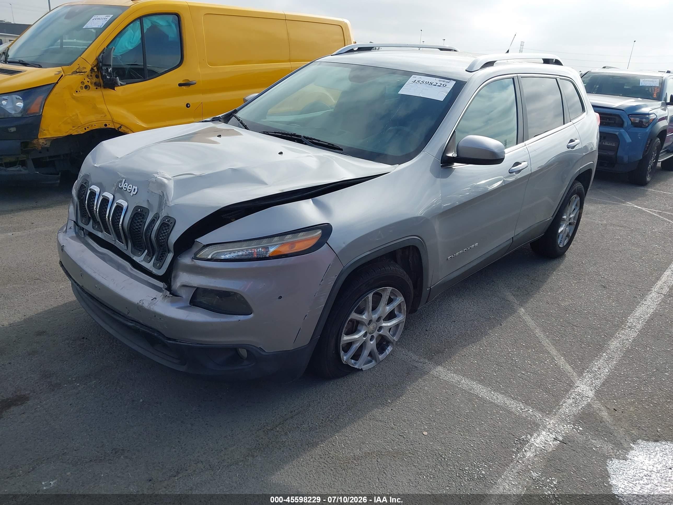 2014 Jeep Cherokee Latitude Silver vin: 1C4PJLCB2EW221288