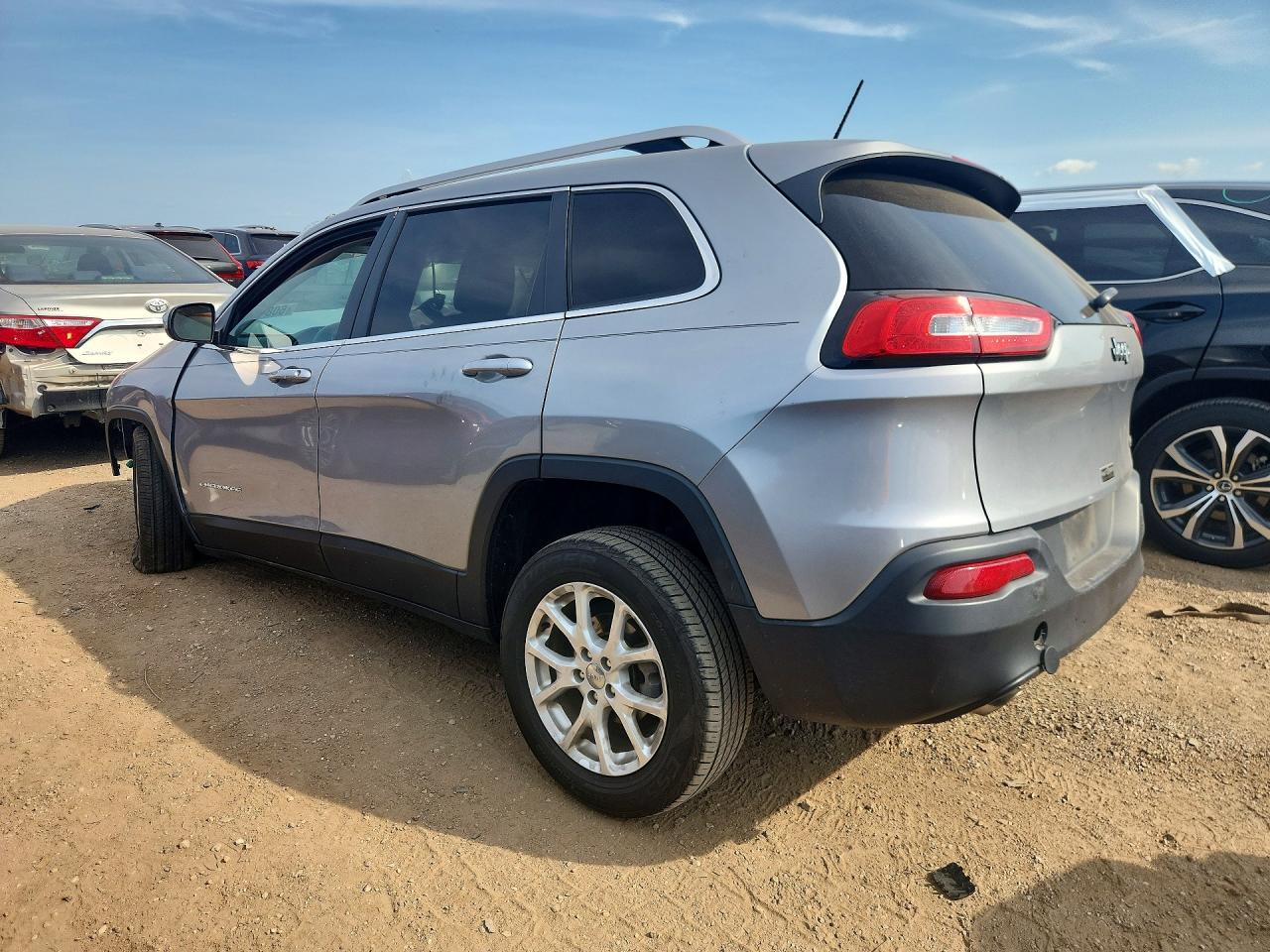 2014 Jeep Cherokee Latitude Gray vin: 1C4PJLCB2EW270409
