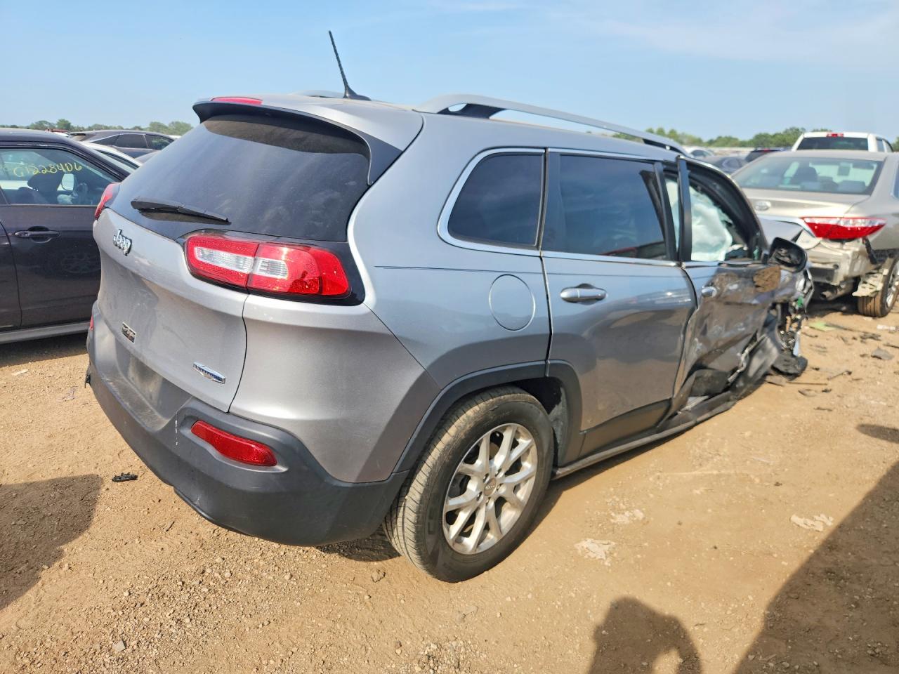 2014 Jeep Cherokee Latitude Gray vin: 1C4PJLCB2EW270409