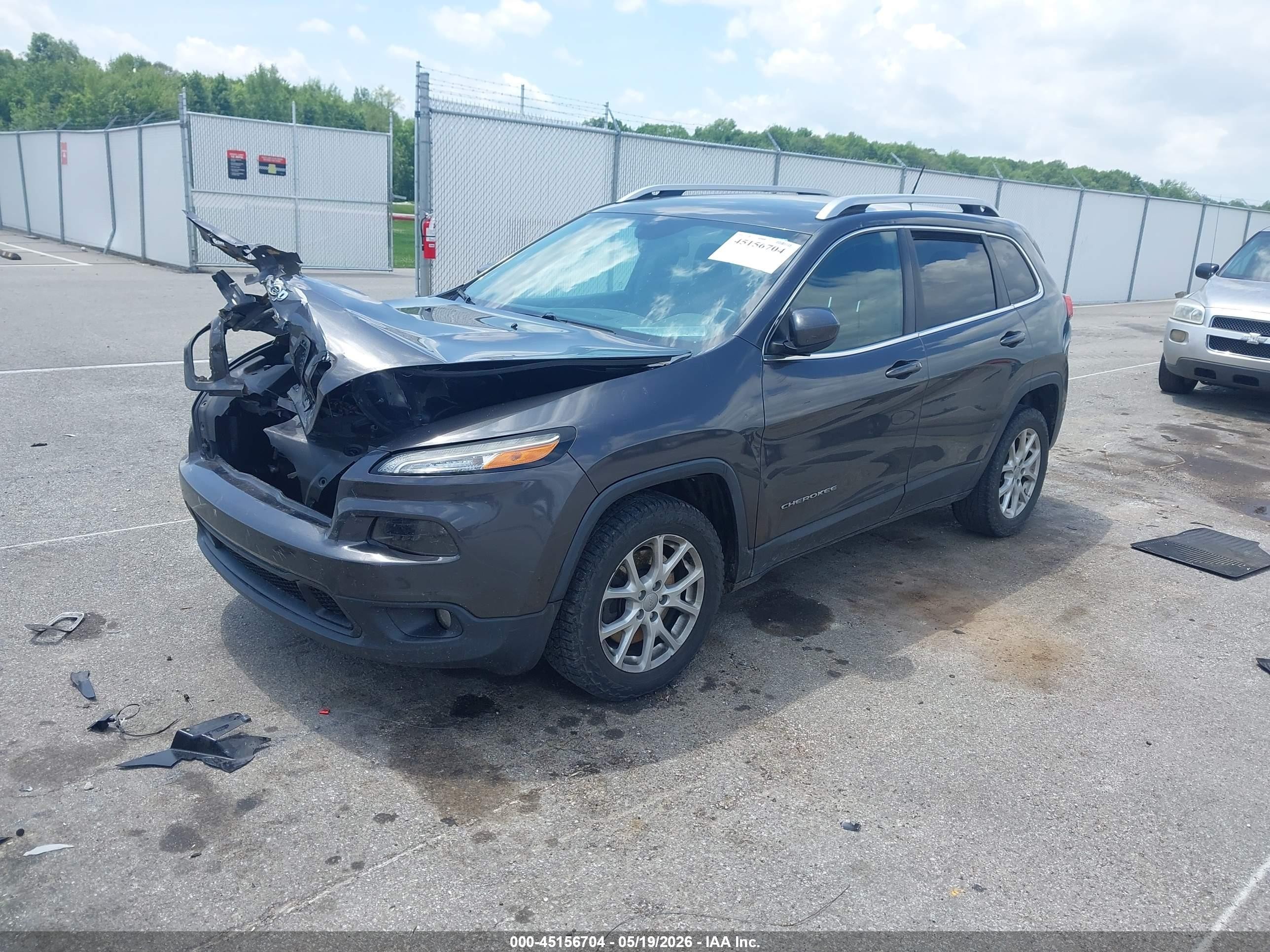 2015 Jeep Cherokee Latitude Gray vin: 1C4PJLCB2FW629307