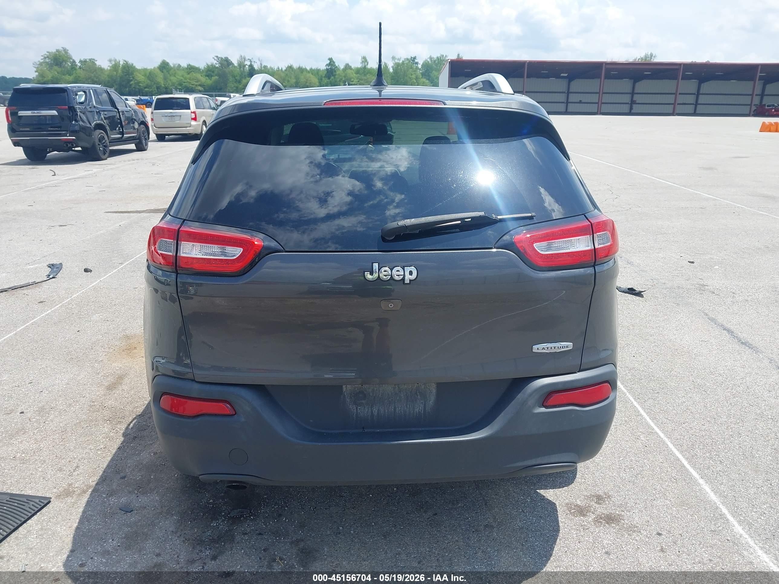 2015 Jeep Cherokee Latitude Gray vin: 1C4PJLCB2FW629307