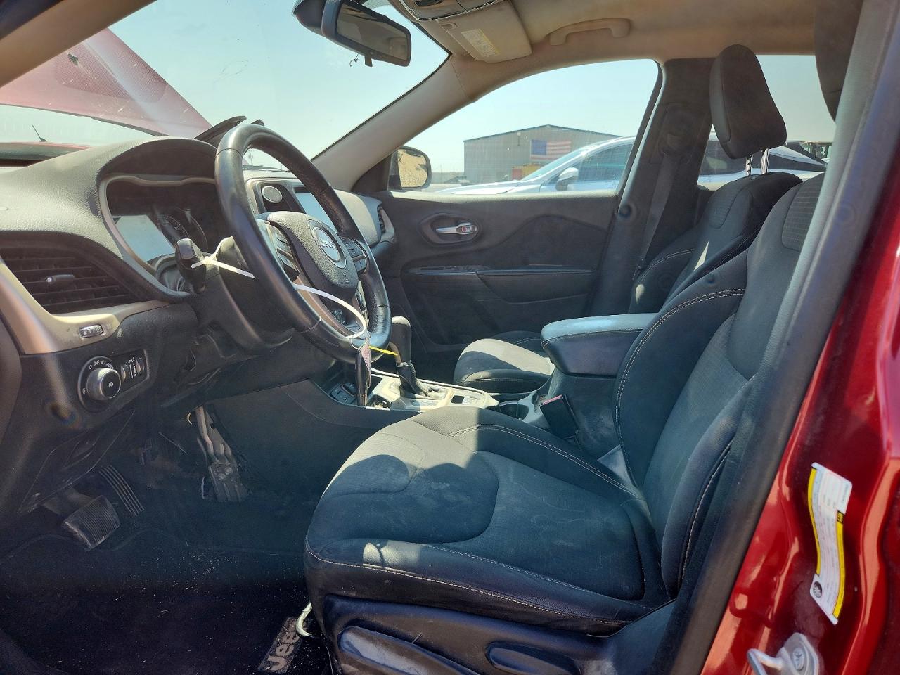 2015 Jeep Cherokee Latitude Красный vin: 1C4PJLCB2FW643093