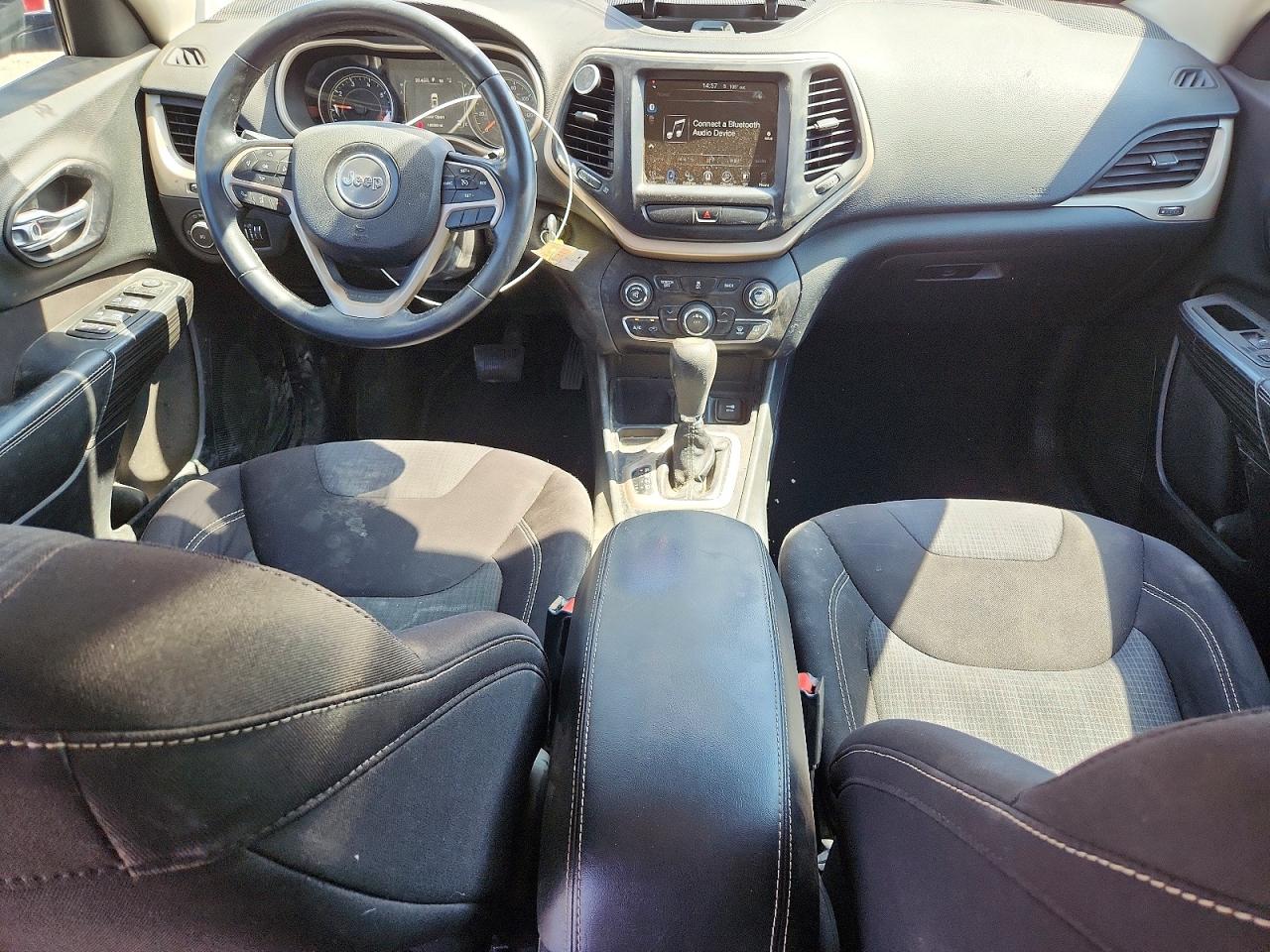 2015 Jeep Cherokee Latitude Красный vin: 1C4PJLCB2FW643093