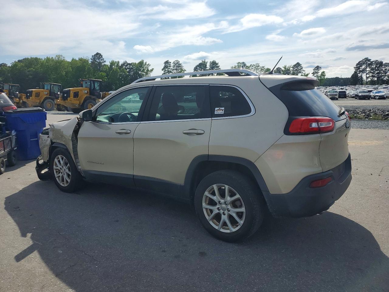 2015 Jeep Cherokee Latitude Gold vin: 1C4PJLCB2FW683738