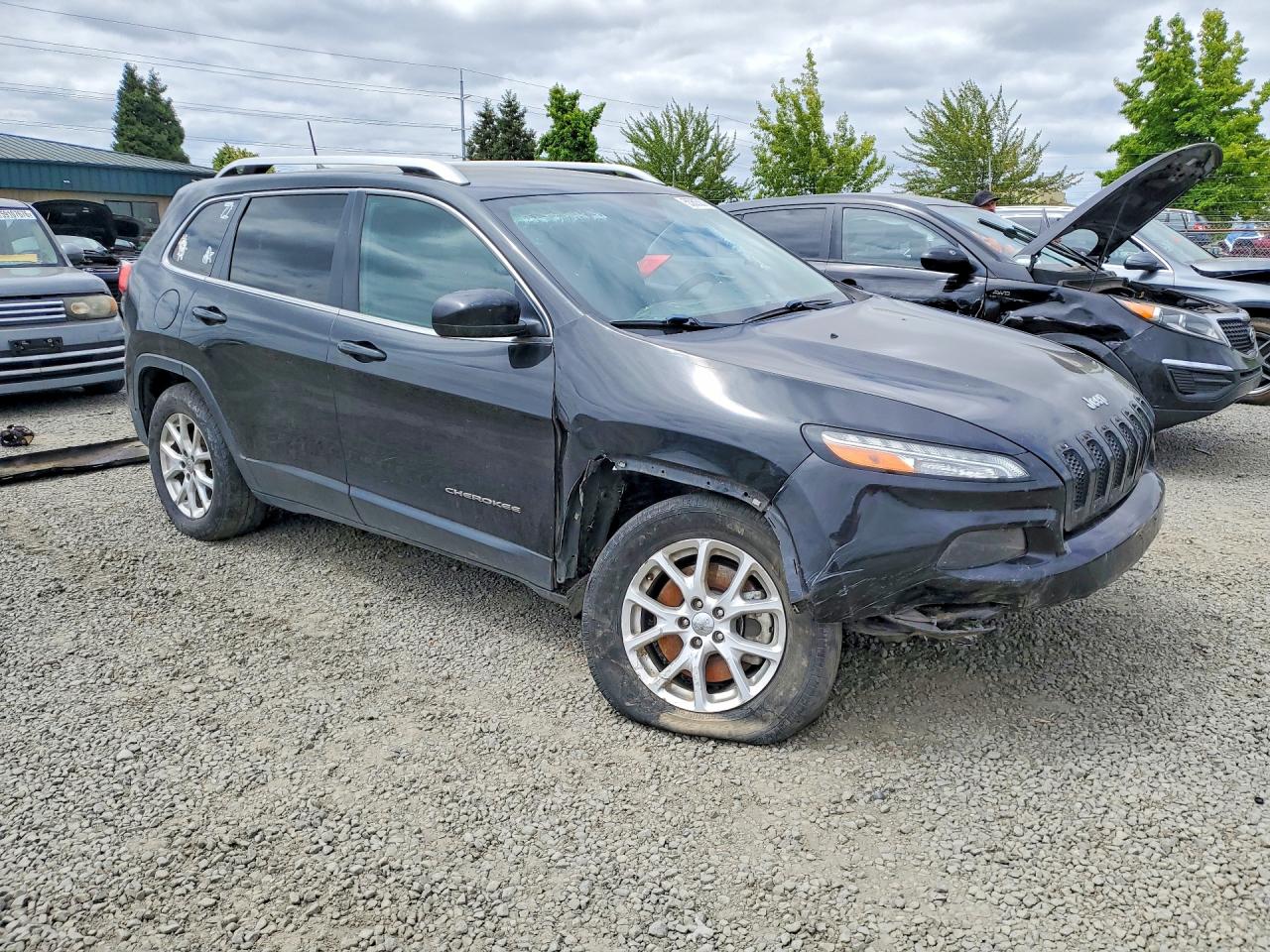 2015 Jeep Cherokee Latitude Black vin: 1C4PJLCB2FW741816