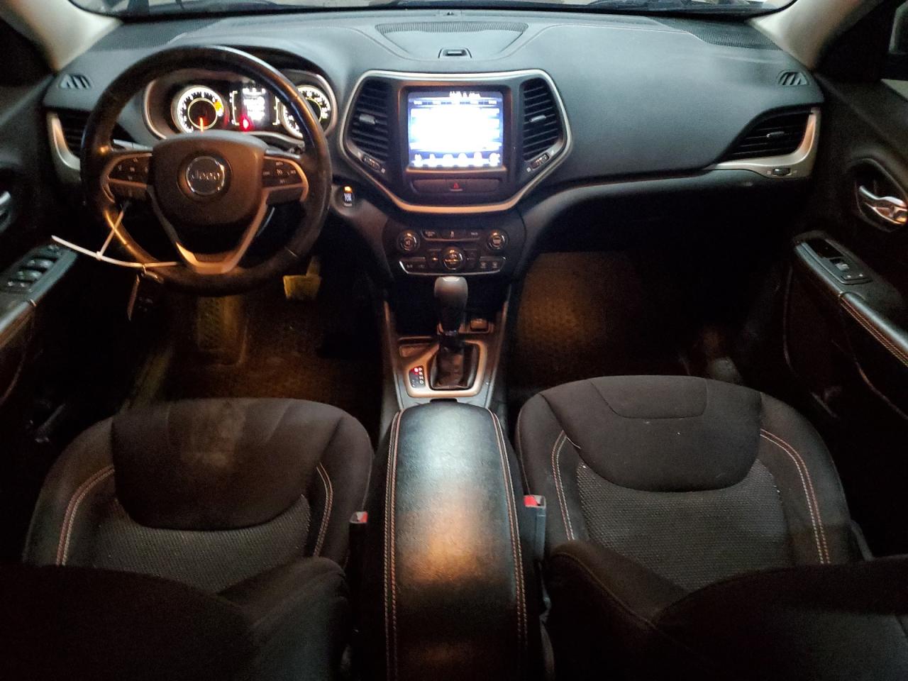 2016 Jeep Cherokee Latitude Black vin: 1C4PJLCB2GW302973