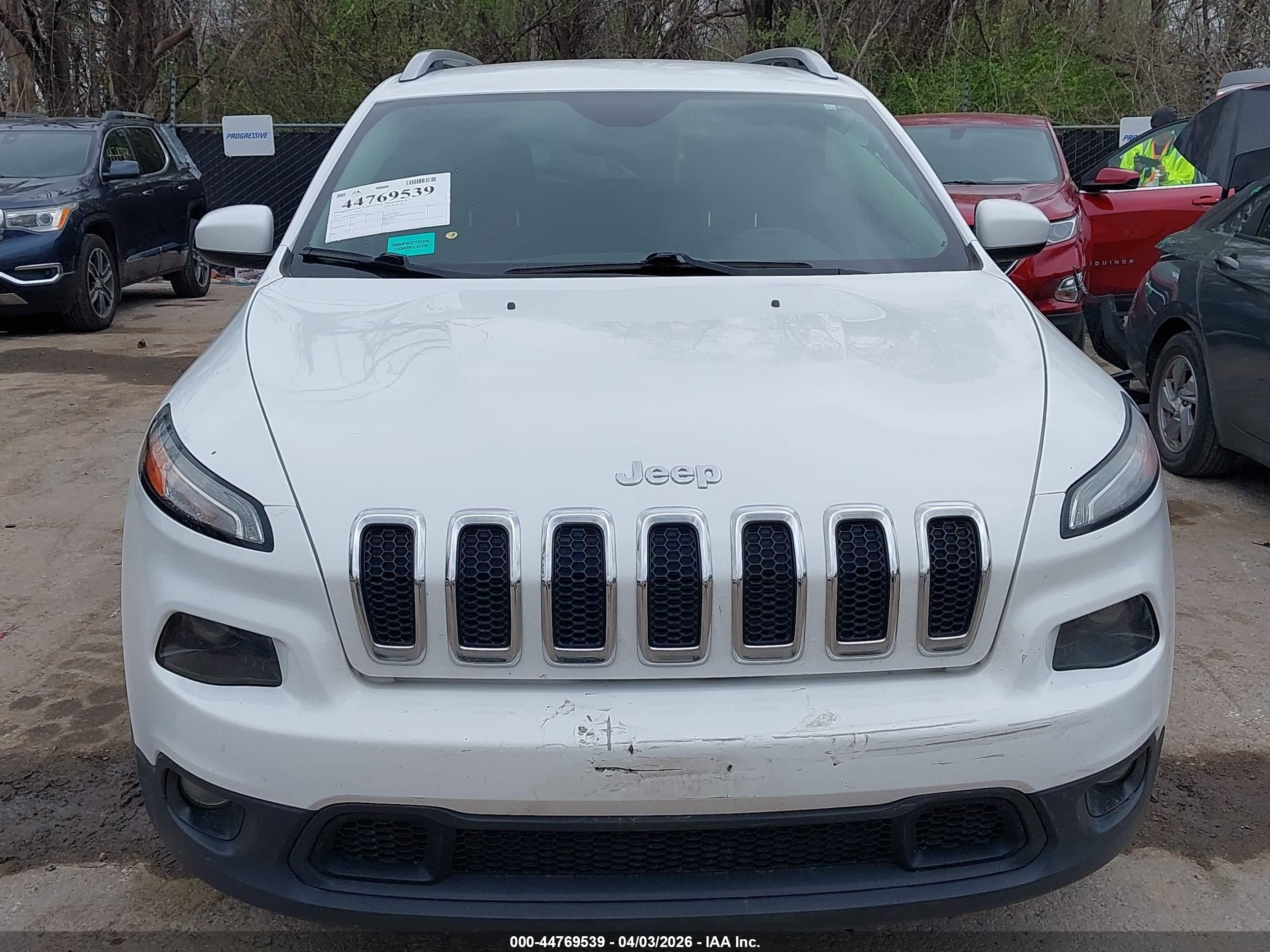 2017 Jeep Cherokee Latitude Fwd White vin: 1C4PJLCB2HD239726