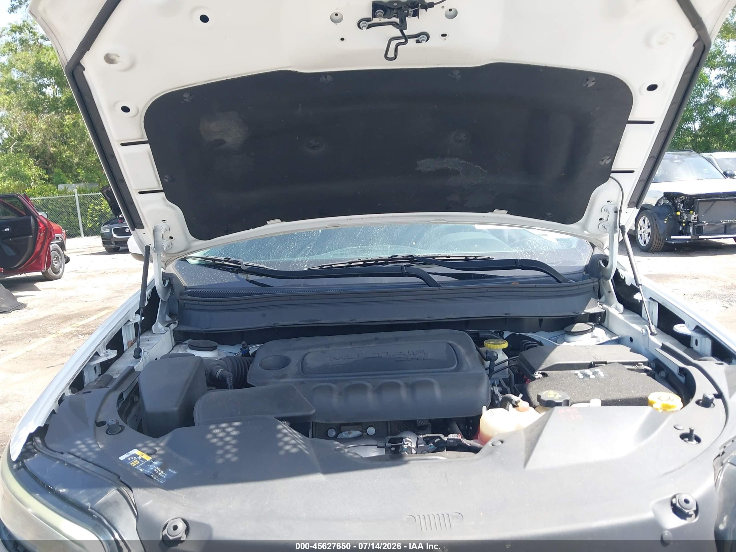2020 Jeep Cherokee Latitude Fwd White vin: 1C4PJLCB2LD511488