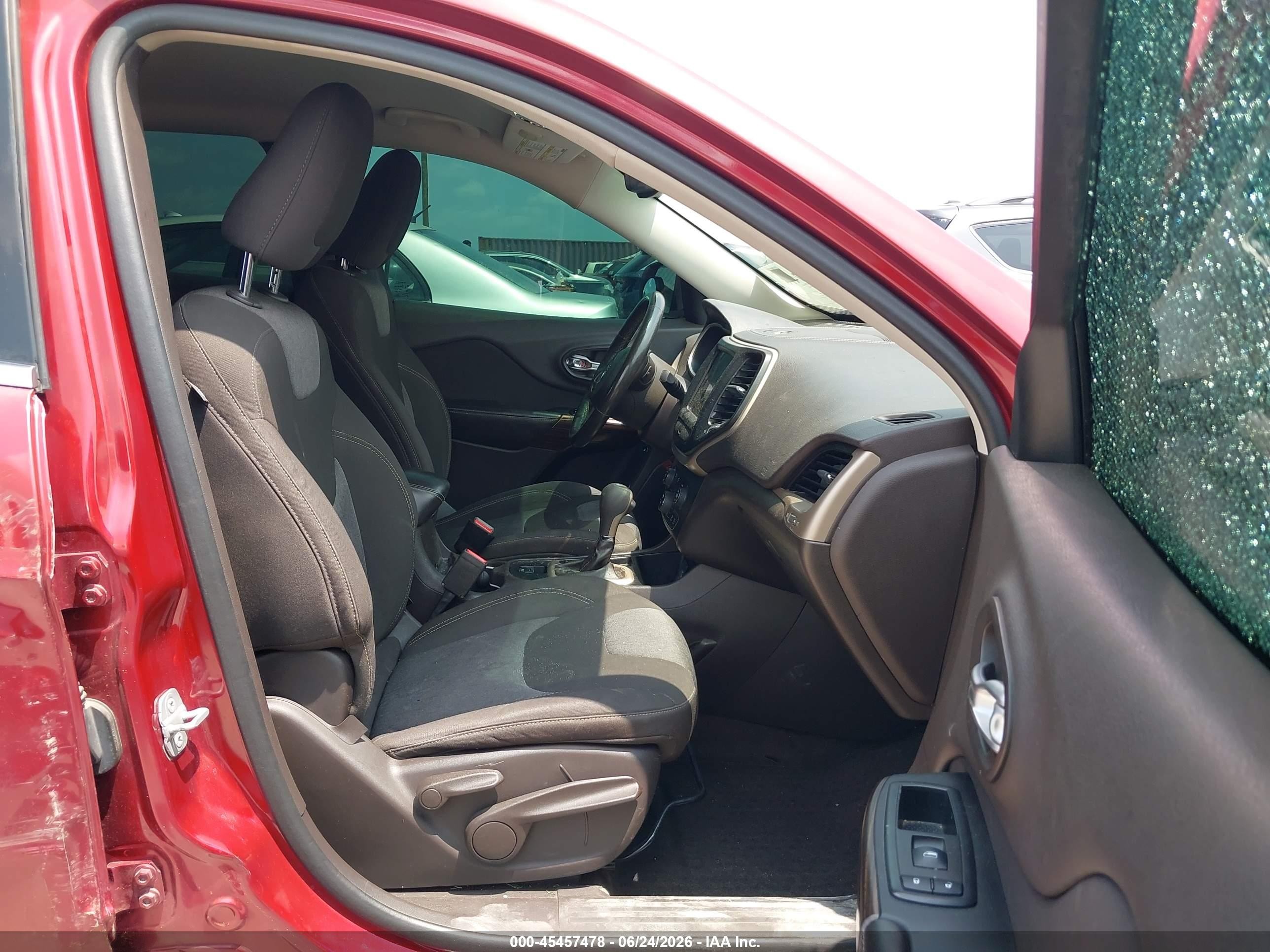 2014 Jeep Cherokee Latitude Red vin: 1C4PJLCB3EW204550