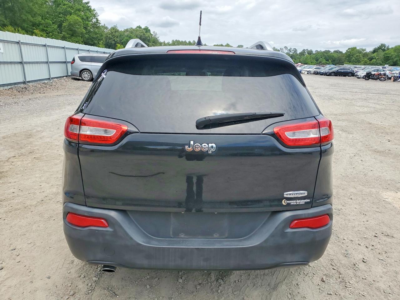 2014 Jeep Cherokee Latitude Черный vin: 1C4PJLCB3EW208503