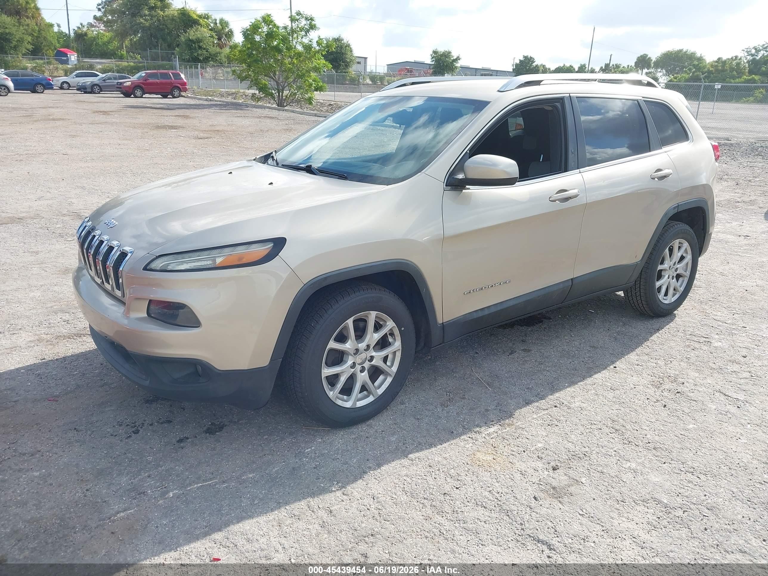 2014 Jeep Cherokee Latitude Beige vin: 1C4PJLCB3EW225639