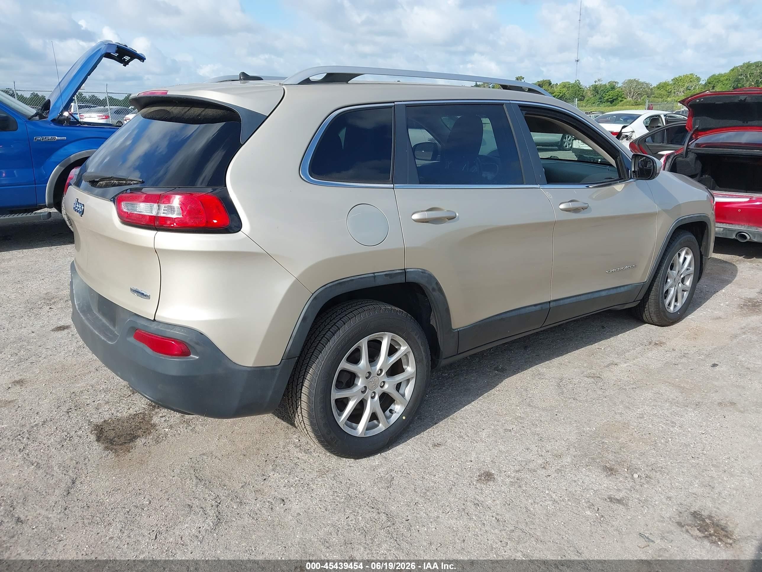 2014 Jeep Cherokee Latitude Beige vin: 1C4PJLCB3EW225639