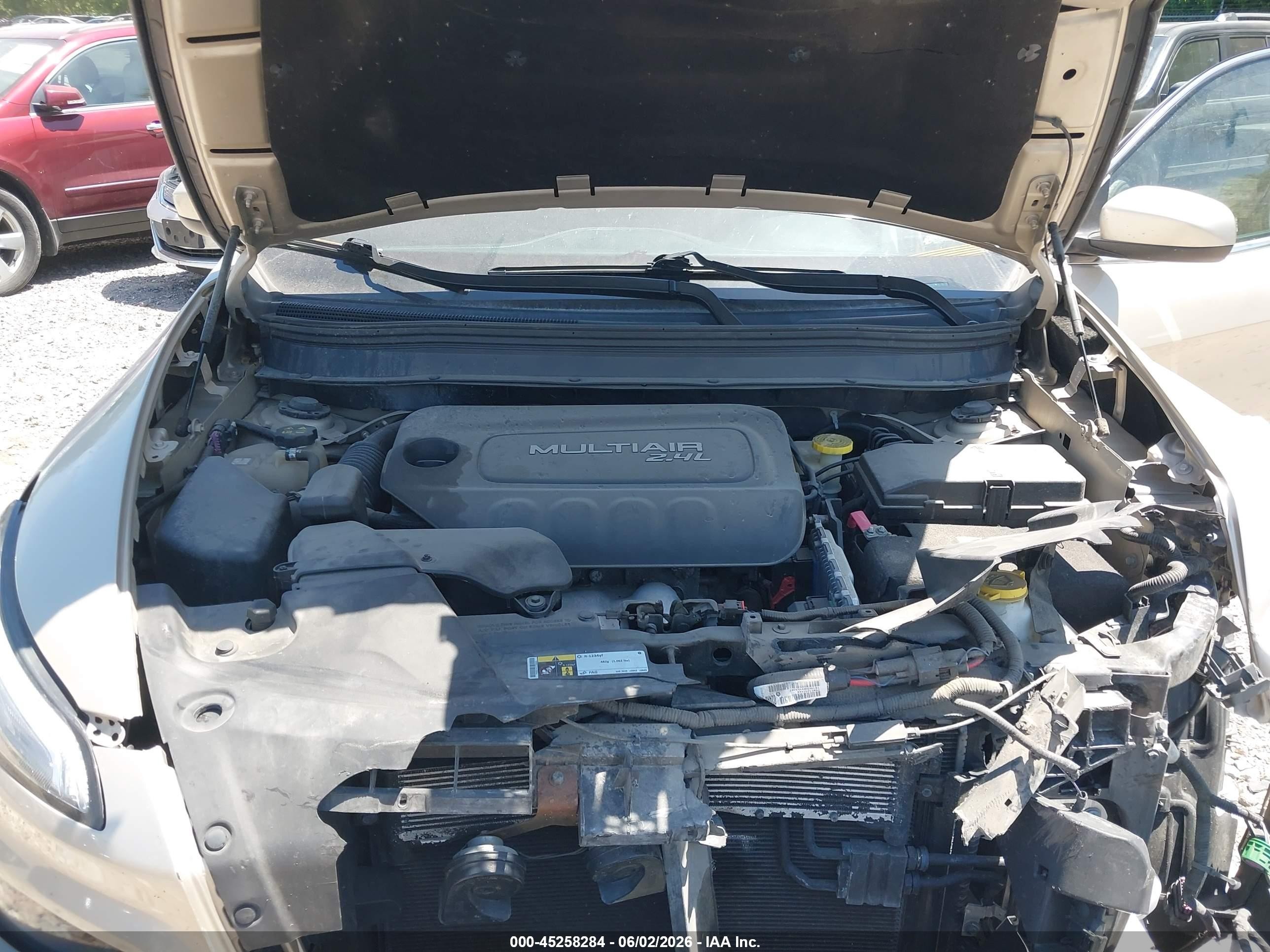 2014 Jeep Cherokee Latitude Желто-коричневый vin: 1C4PJLCB3EW288031