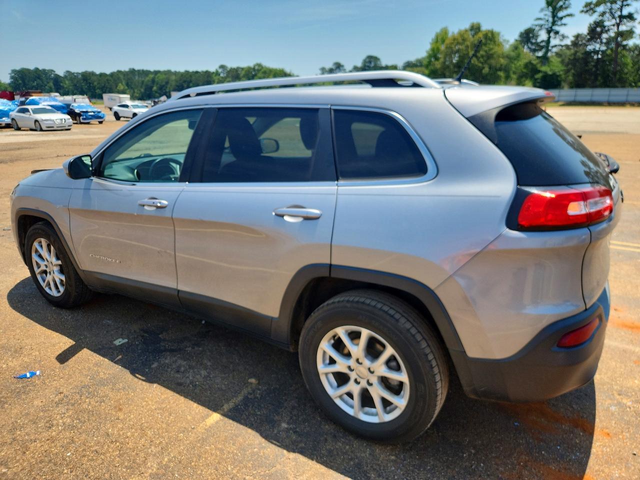 2014 Jeep Cherokee Latitude Серебряный vin: 1C4PJLCB3EW299322