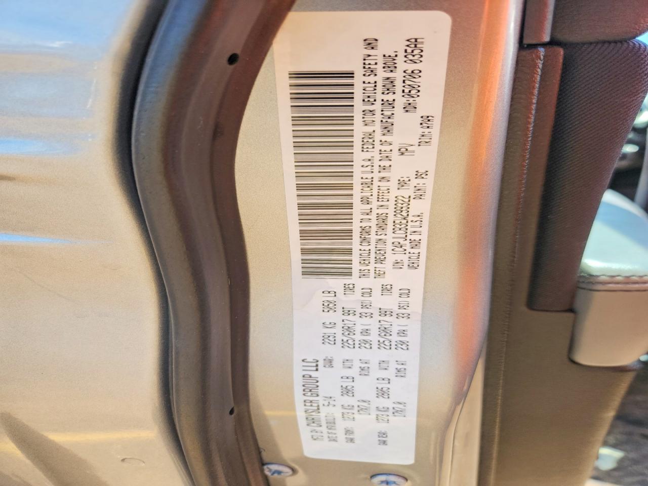 2014 Jeep Cherokee Latitude Серебряный vin: 1C4PJLCB3EW299322